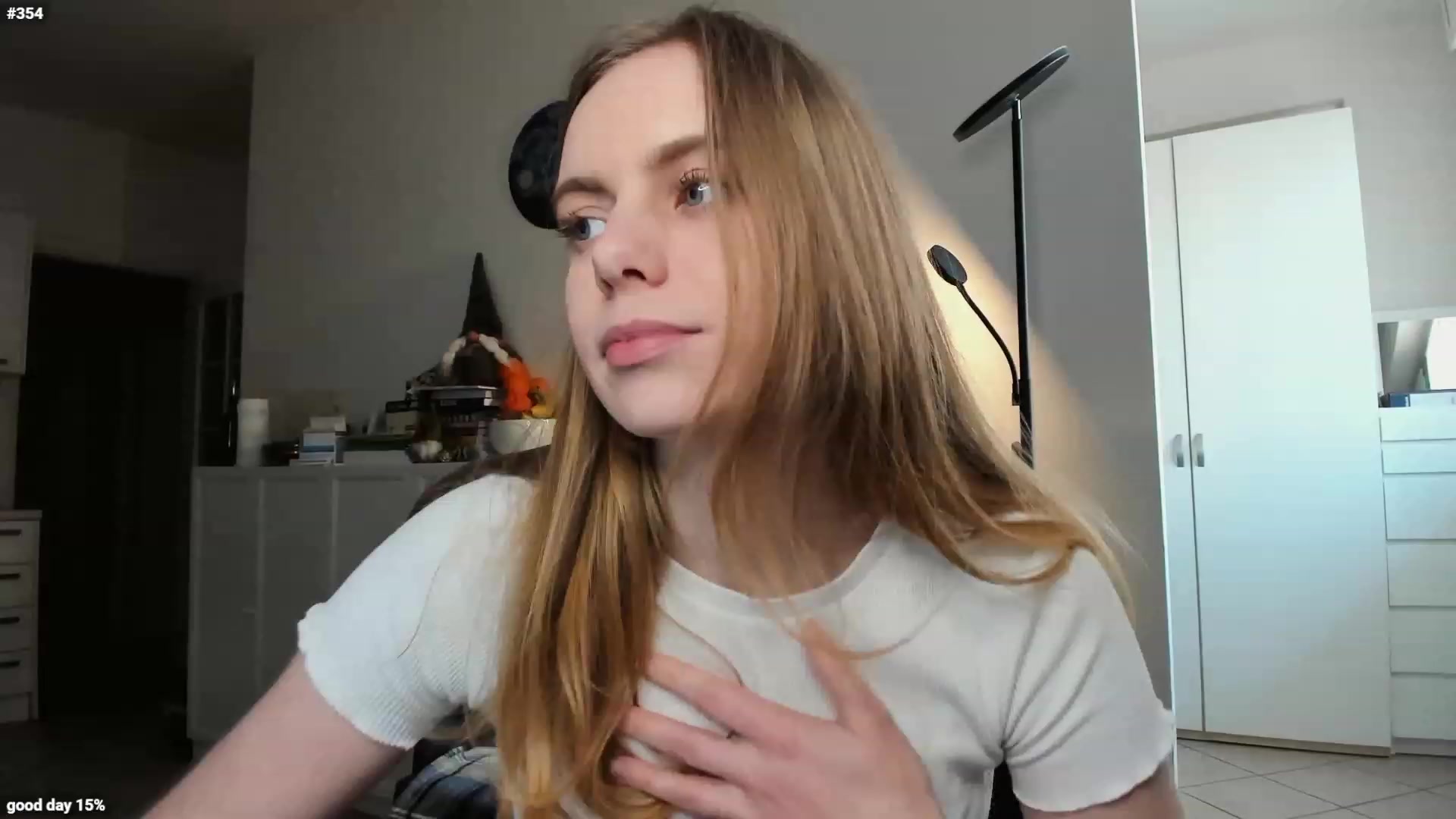 Gallery image thumbnail from Personage's myfreecams stream on, 04/08/2023, 17:20 image 6 of 20