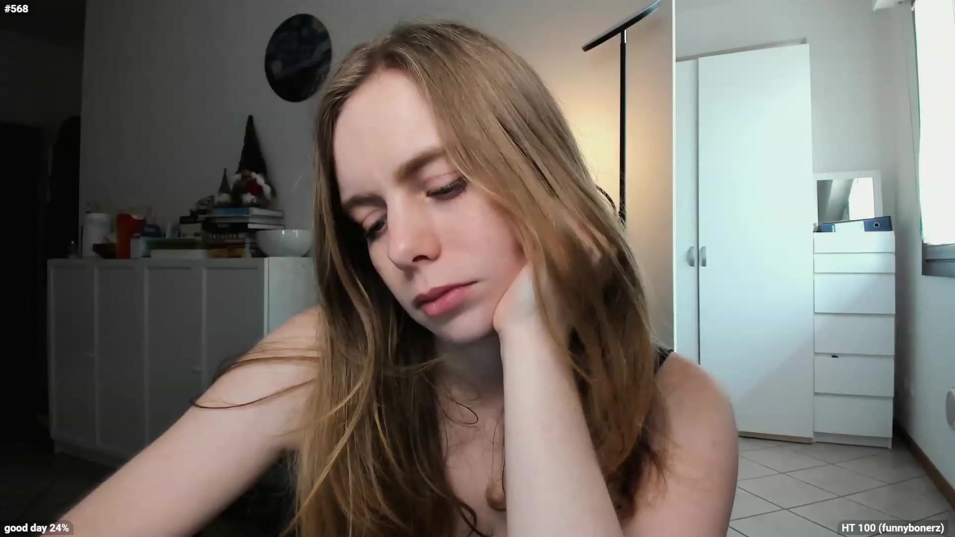 Gallery image thumbnail from Personage's myfreecams stream on, 04/18/2023, 15:21 image 4 of 20