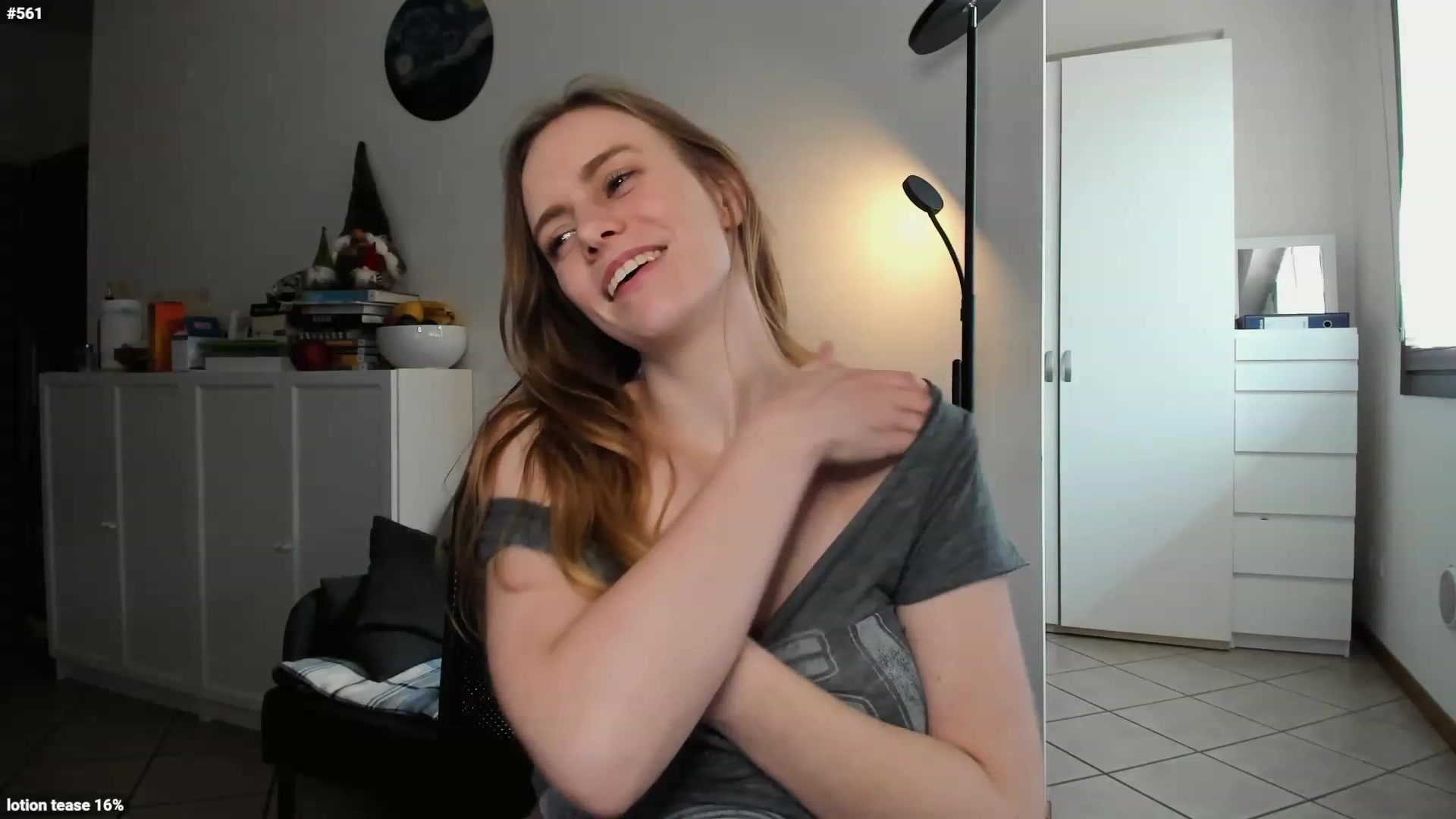Gallery image thumbnail from Personage's myfreecams stream on, 04/19/2023, 16:33 image 11 of 20