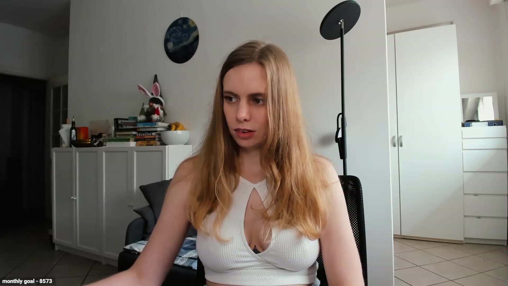 Gallery image thumbnail from Personage's myfreecams stream on, 04/28/2023, 14:21 image 6 of 20