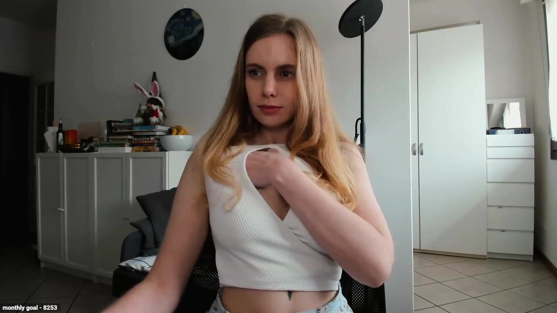 Gallery image thumbnail from Personage's myfreecams stream on, 04/28/2023, 14:21 image 16 of 20