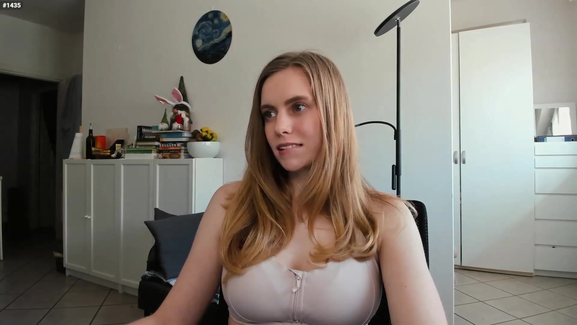 Gallery image thumbnail from Personage's myfreecams stream on, 05/03/2023, 14:06 image 11 of 20
