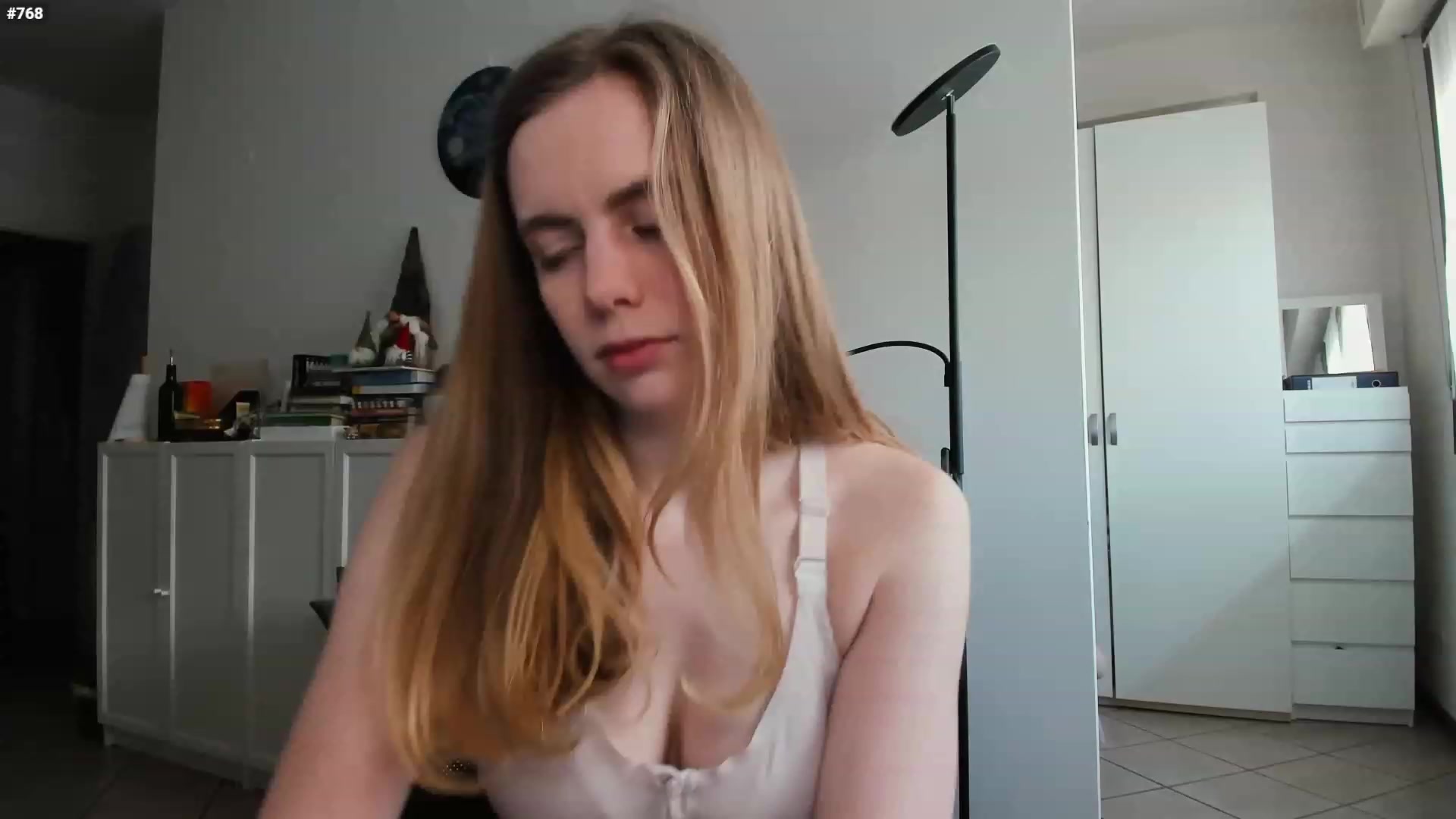 Gallery image thumbnail from Personage's myfreecams stream on, 05/03/2023, 15:14 image 19 of 20