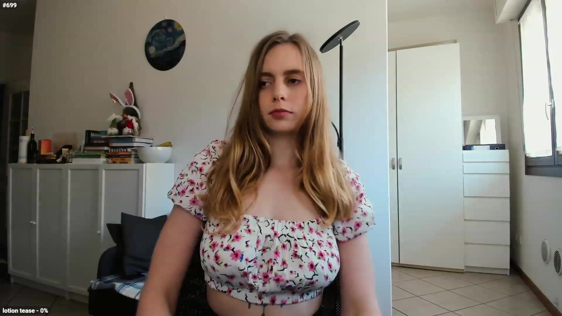 Gallery image thumbnail from Personage's myfreecams stream on, 05/06/2023, 13:06 image 9 of 20