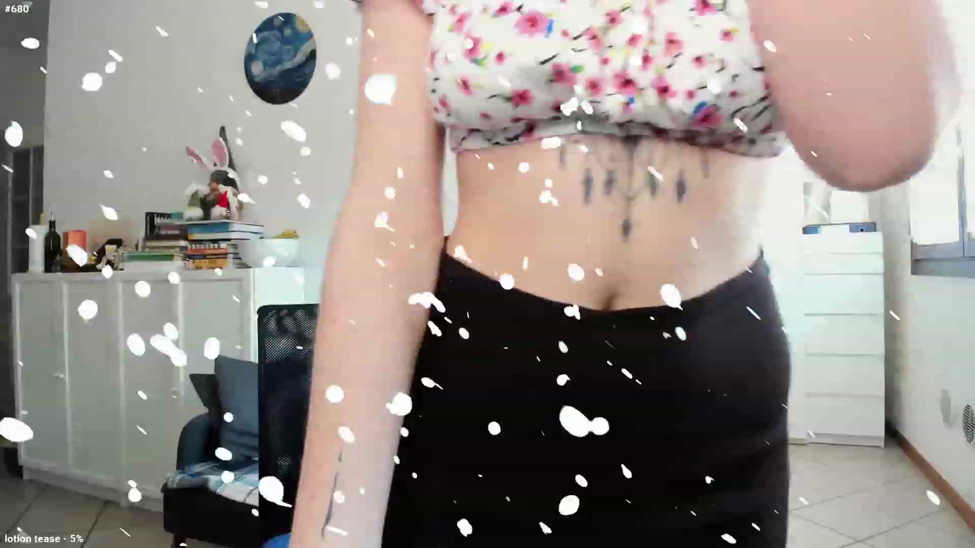Gallery image thumbnail from Personage's myfreecams stream on, 05/06/2023, 13:06 image 17 of 20