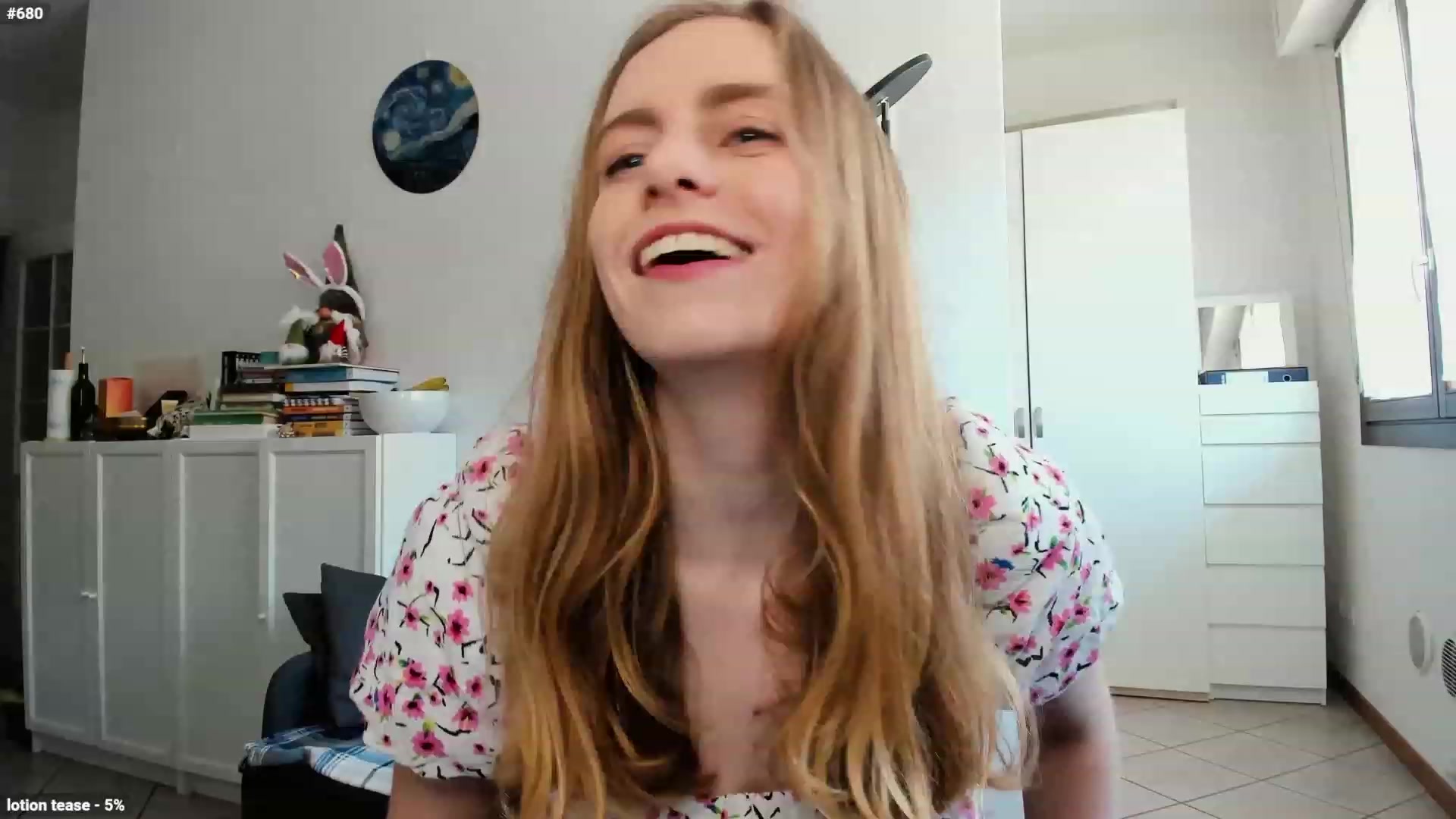 Gallery image thumbnail from Personage's myfreecams stream on, 05/06/2023, 13:06 image 18 of 20
