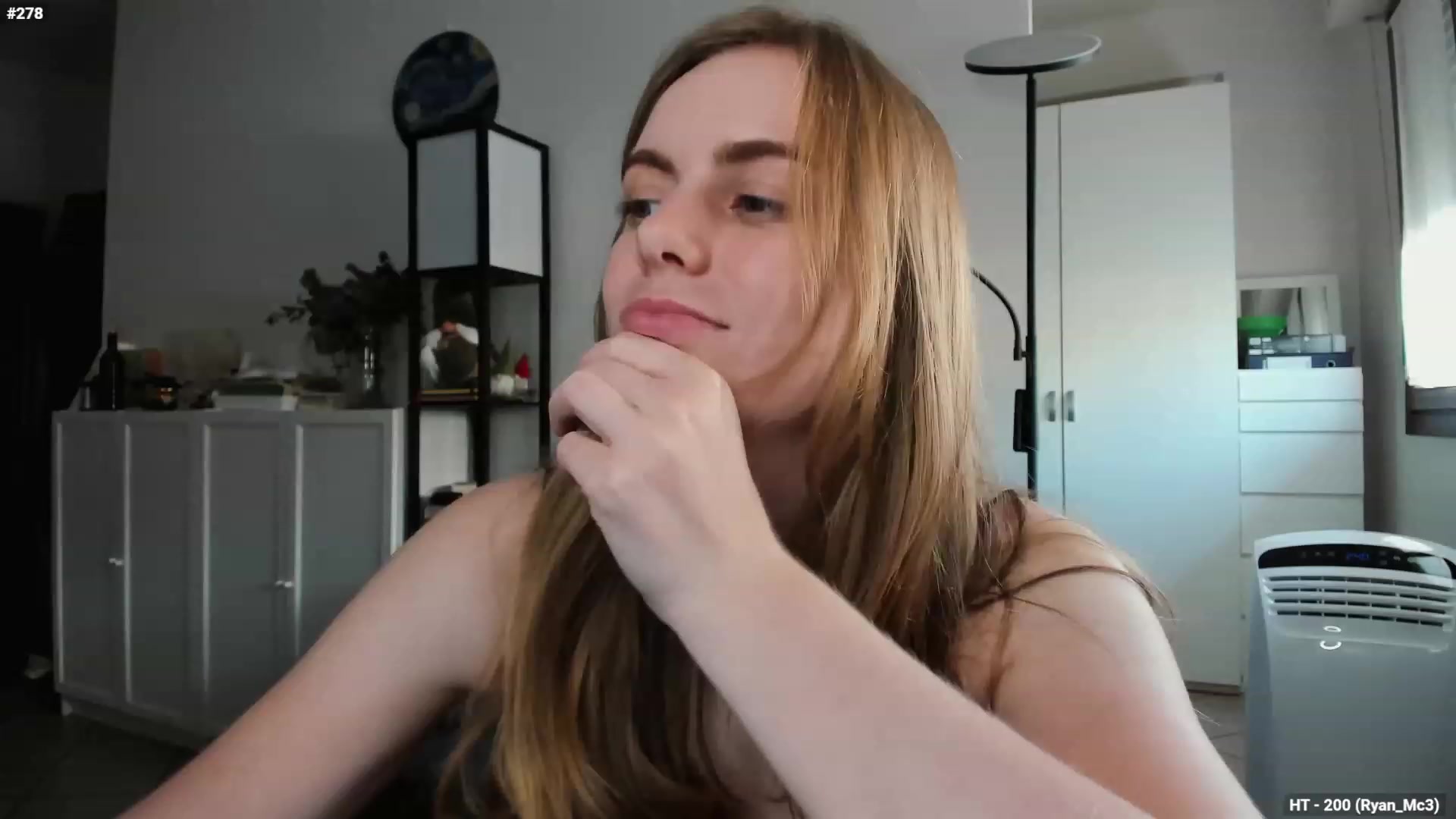 Gallery image thumbnail from Personage's myfreecams stream on, 07/17/2023, 15:34 image 14 of 20