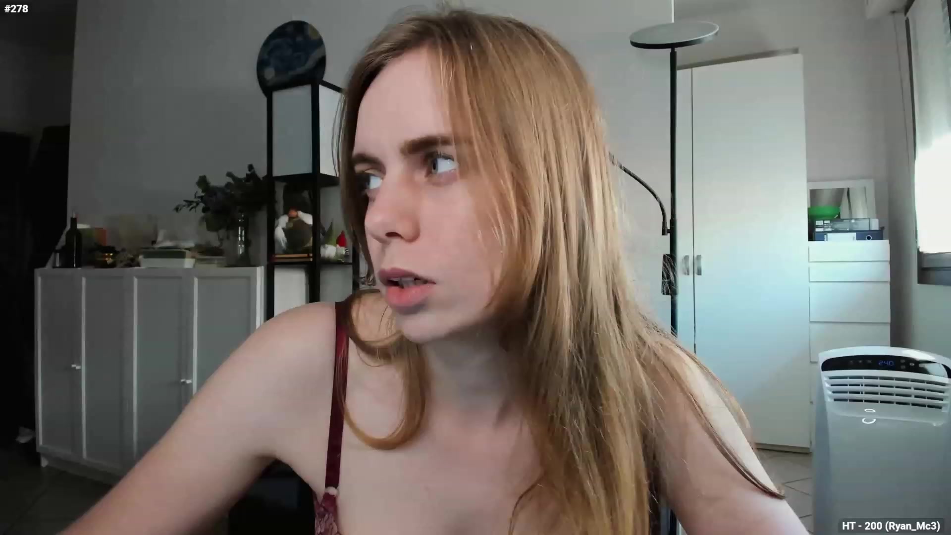 Gallery image thumbnail from Personage's myfreecams stream on, 07/17/2023, 15:34 image 18 of 20