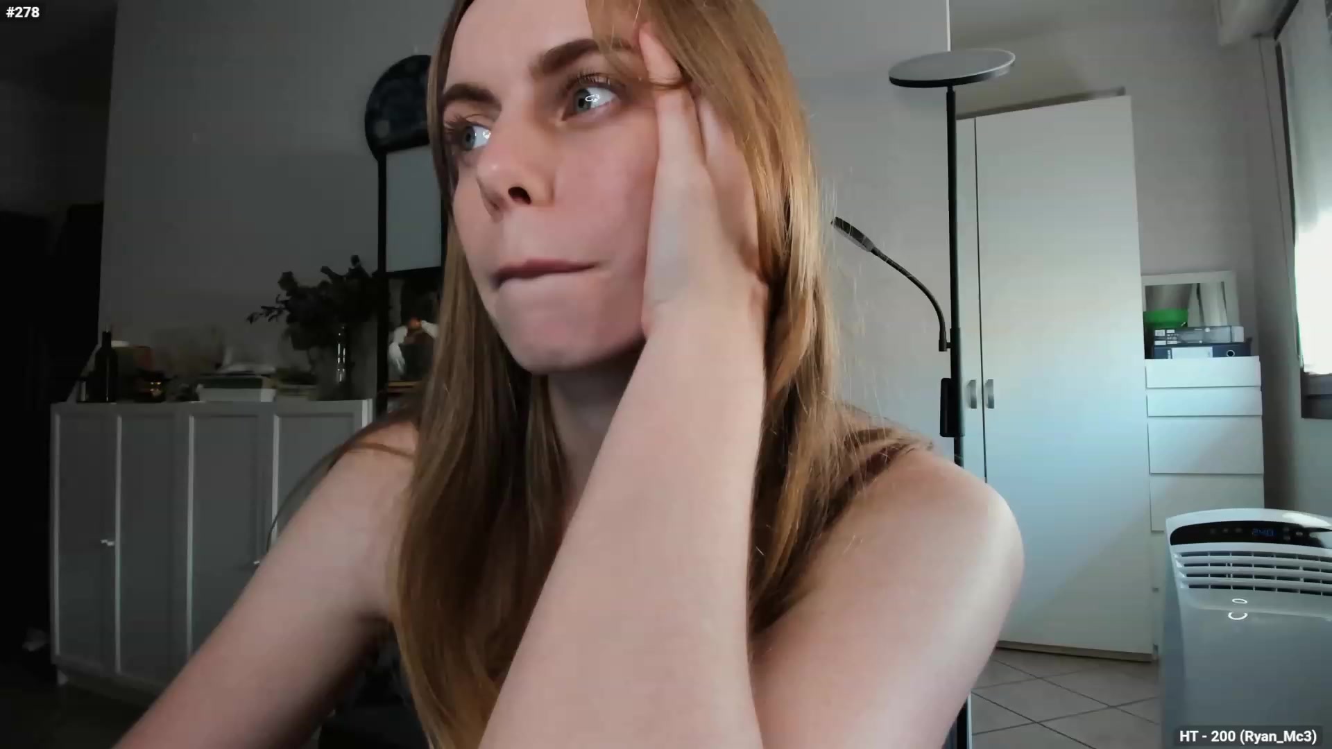 Gallery image thumbnail from Personage's myfreecams stream on, 07/17/2023, 15:34 image 4 of 20