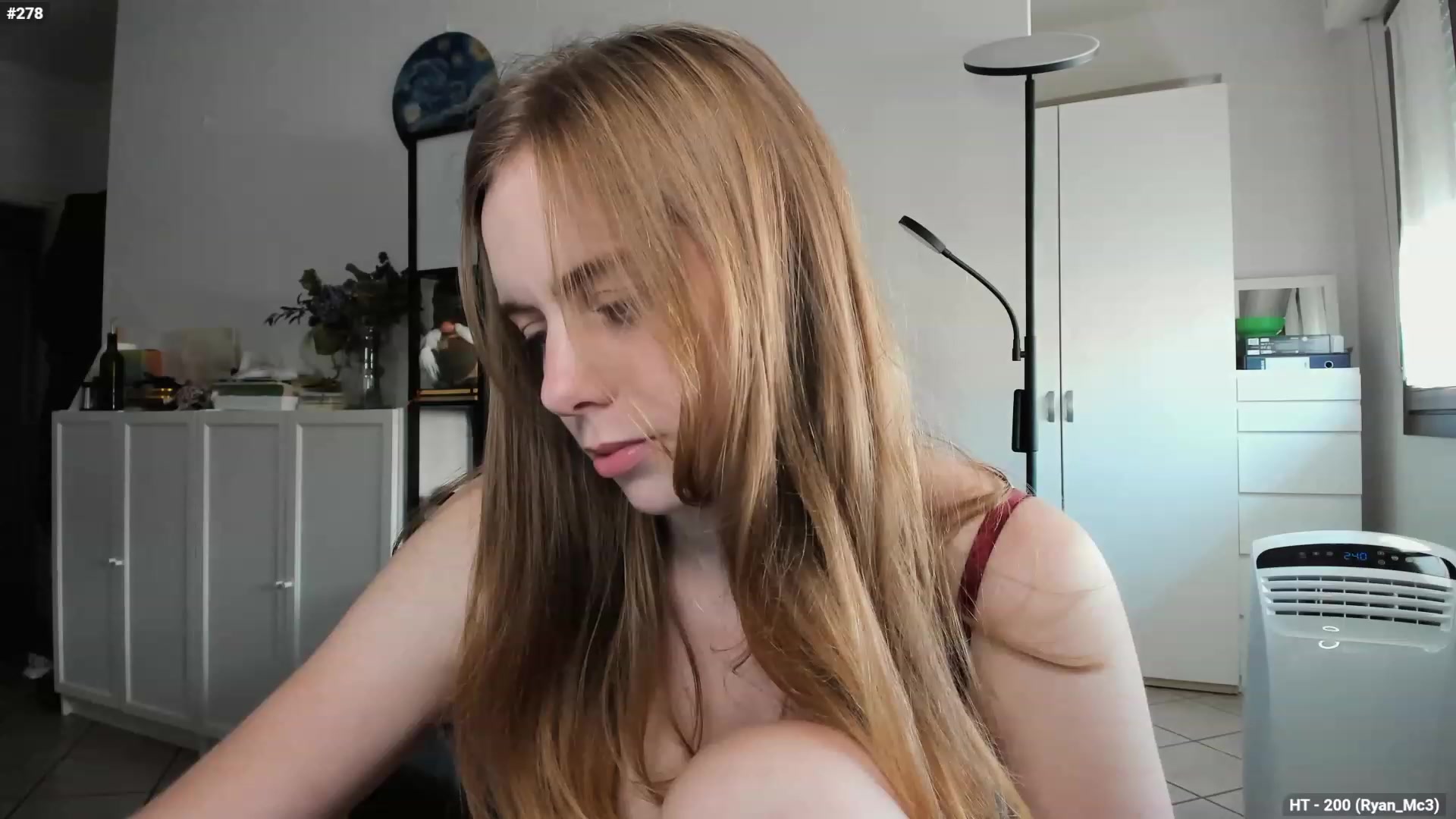 Gallery image thumbnail from Personage's myfreecams stream on, 07/17/2023, 15:34 image 6 of 20