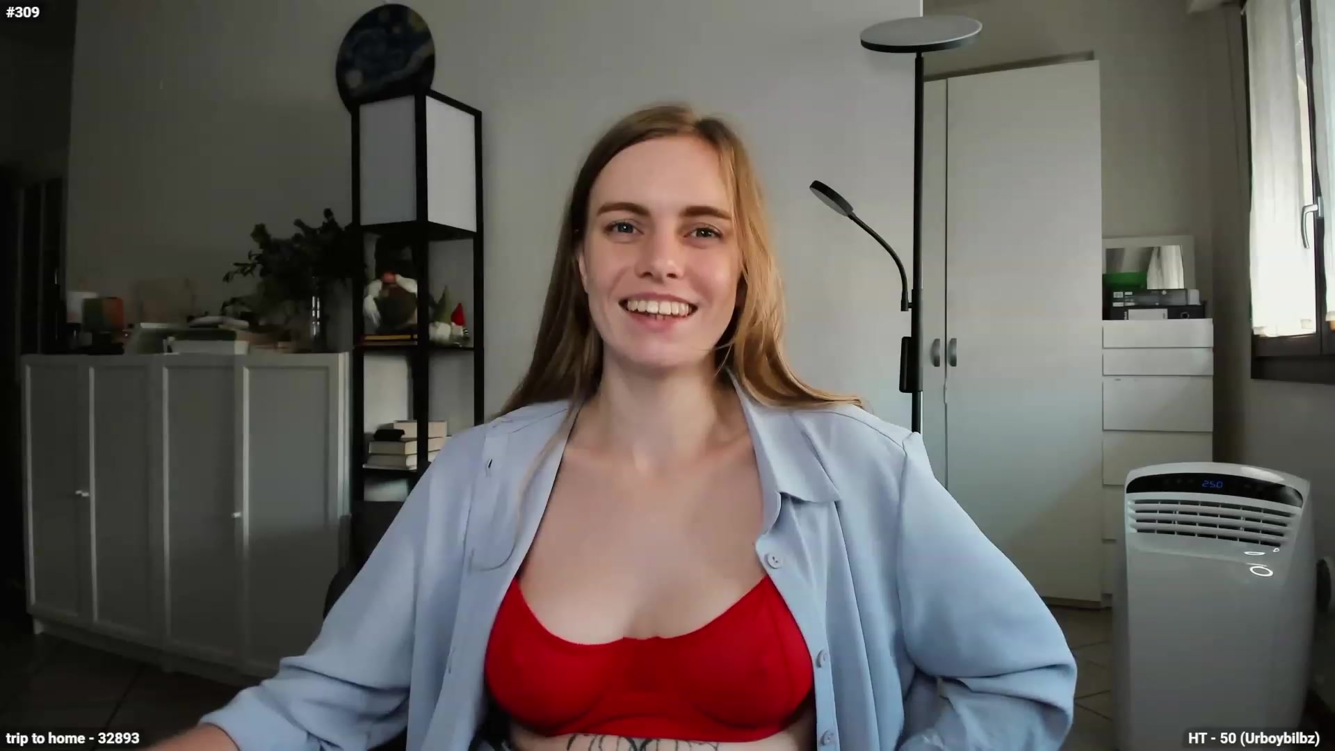 Gallery image thumbnail from Personage's myfreecams stream on, 07/19/2023, 15:15 image 16 of 20