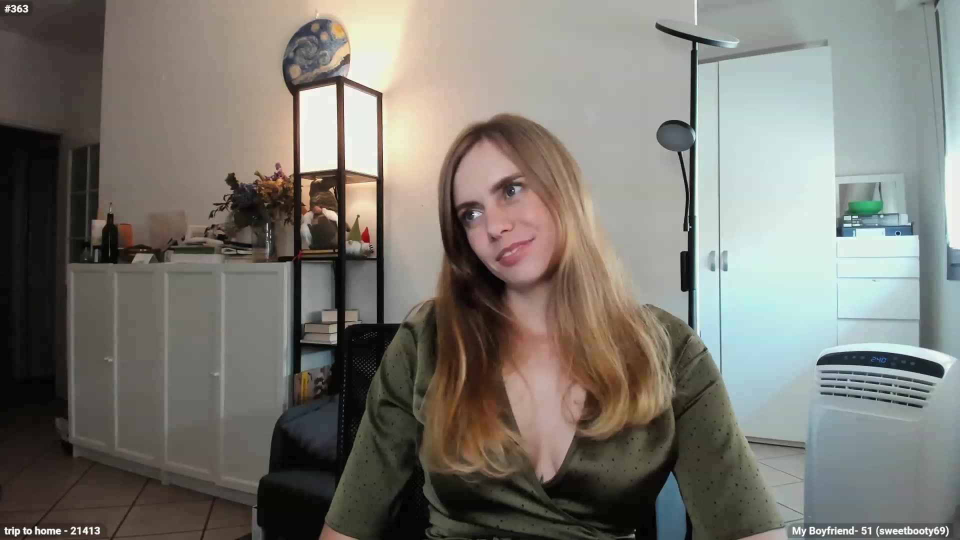 Gallery image thumbnail from Personage's myfreecams stream on, 07/25/2023, 13:49 image 15 of 20