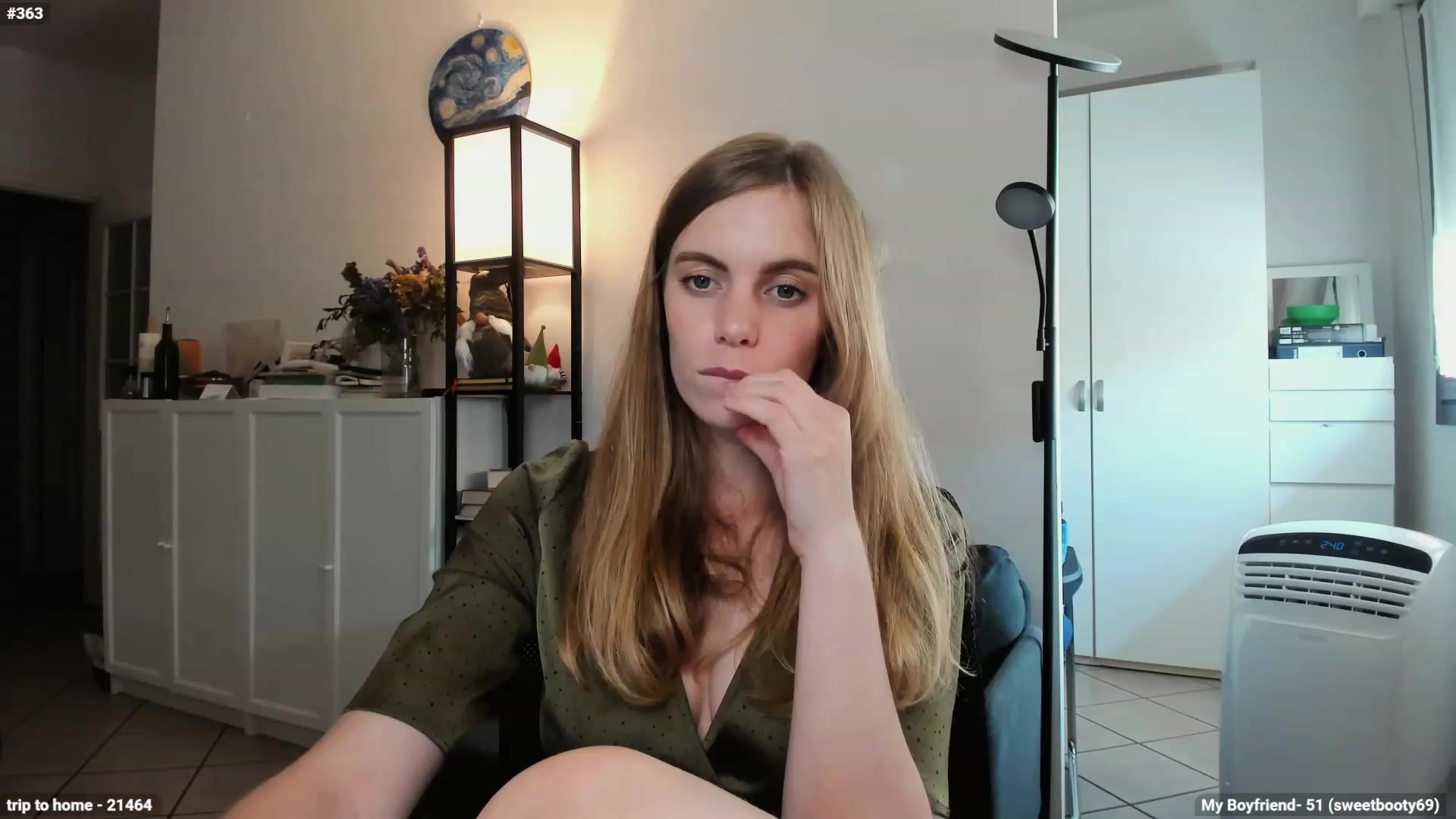 Gallery image thumbnail from Personage's myfreecams stream on, 07/25/2023, 13:49 image 3 of 20