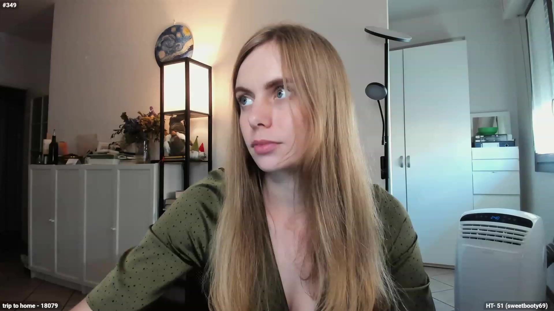 Gallery image thumbnail from Personage's myfreecams stream on, 07/25/2023, 15:16 image 14 of 20