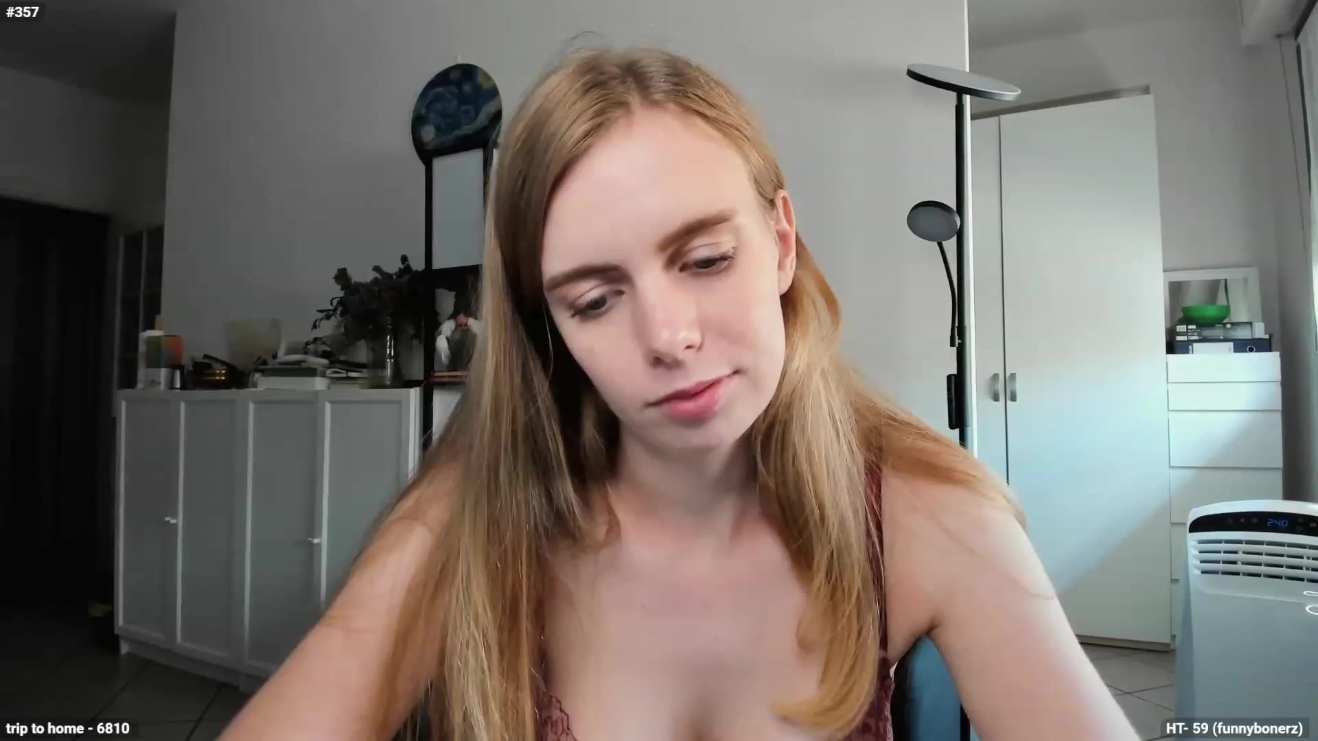 Gallery image thumbnail from Personage's myfreecams stream on, 07/28/2023, 14:02 image 14 of 20