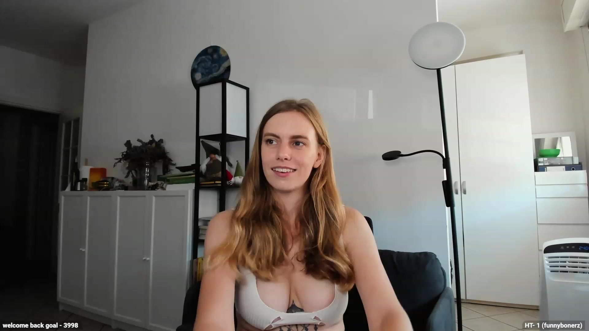 Gallery image thumbnail from Personage's myfreecams stream on, 09/04/2023, 12:45 image 18 of 20