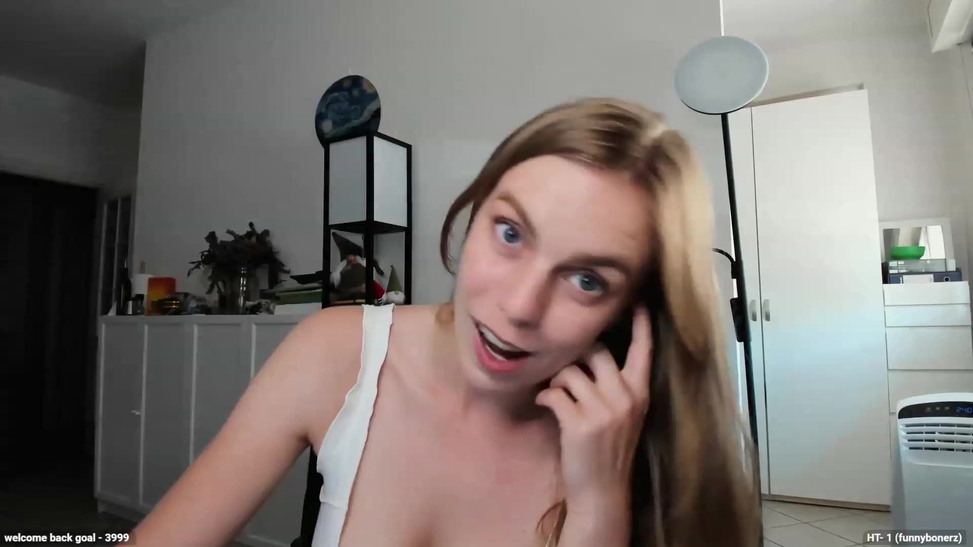 Gallery image thumbnail from Personage's myfreecams stream on, 09/04/2023, 12:45 image 3 of 20