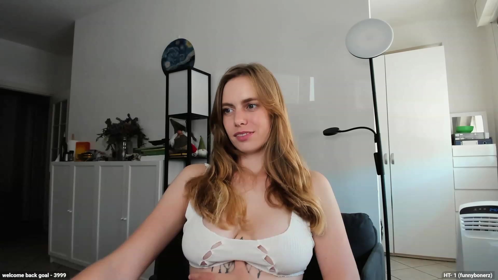 Gallery image thumbnail from Personage's myfreecams stream on, 09/04/2023, 12:45 image 10 of 20
