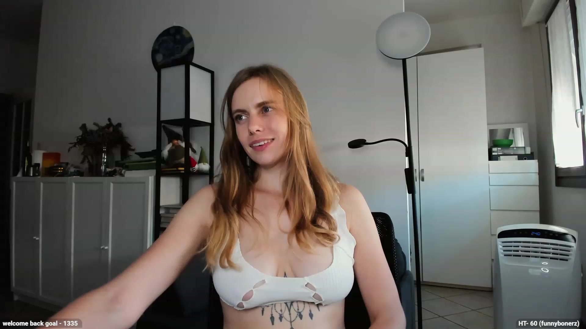 Gallery image thumbnail from Personage's myfreecams stream on, 09/04/2023, 15:40 image 6 of 20