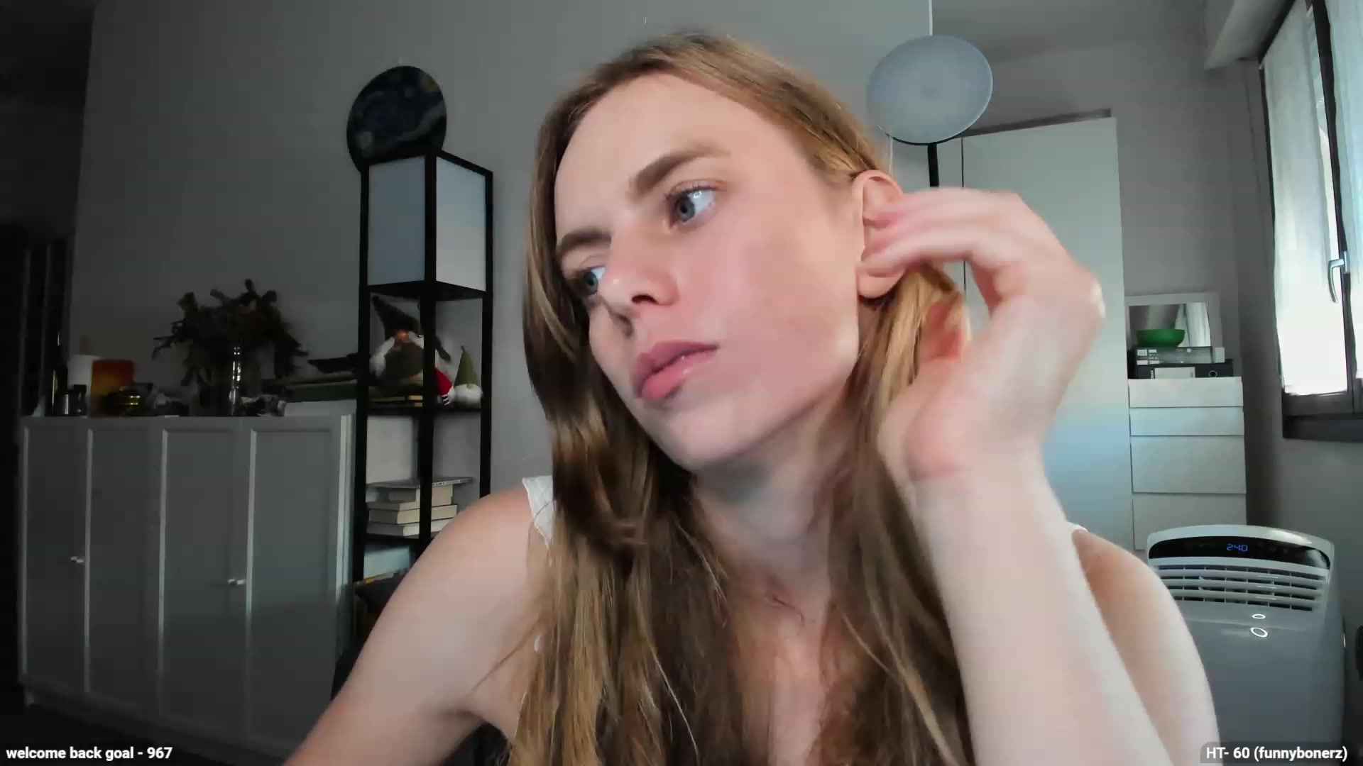 Gallery image thumbnail from Personage's myfreecams stream on, 09/04/2023, 15:40 image 19 of 20