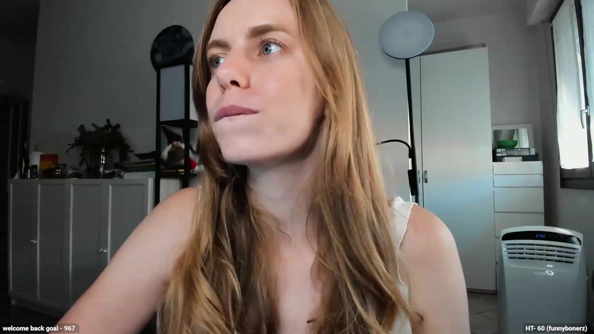 Gallery image thumbnail from Personage's myfreecams stream on, 09/04/2023, 15:40 image 18 of 20