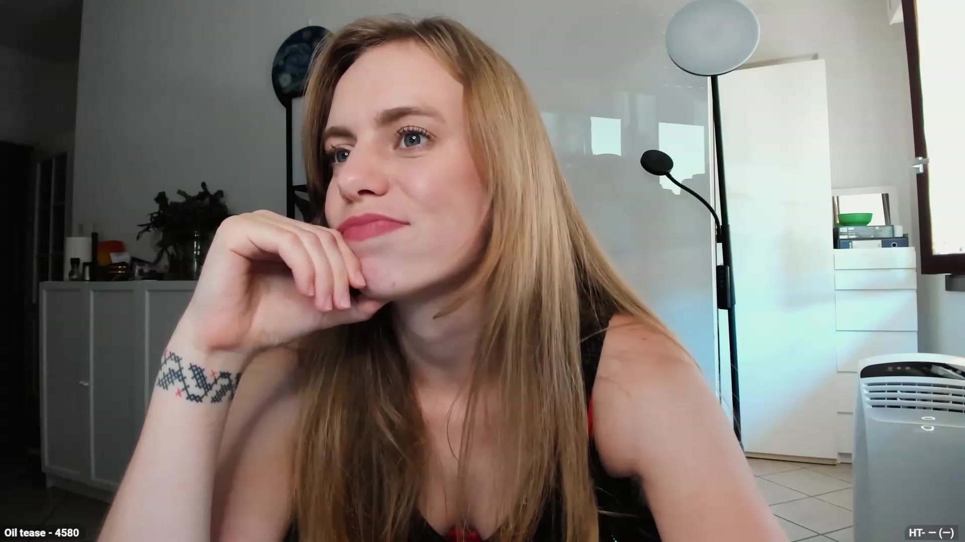 Gallery image thumbnail from Personage's myfreecams stream on, 09/06/2023, 12:09 image 4 of 20