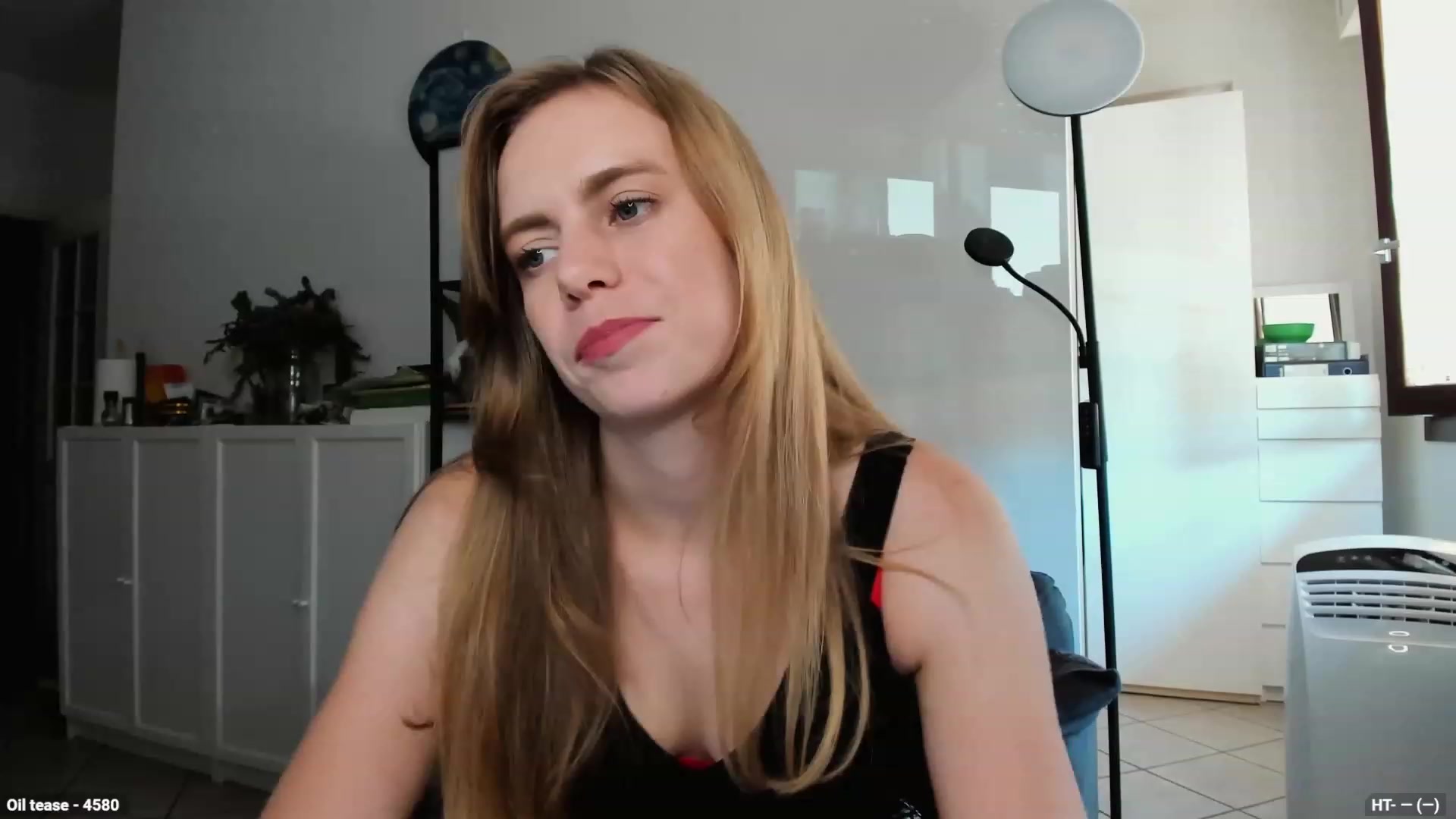 Gallery image thumbnail from Personage's myfreecams stream on, 09/06/2023, 12:09 image 3 of 20