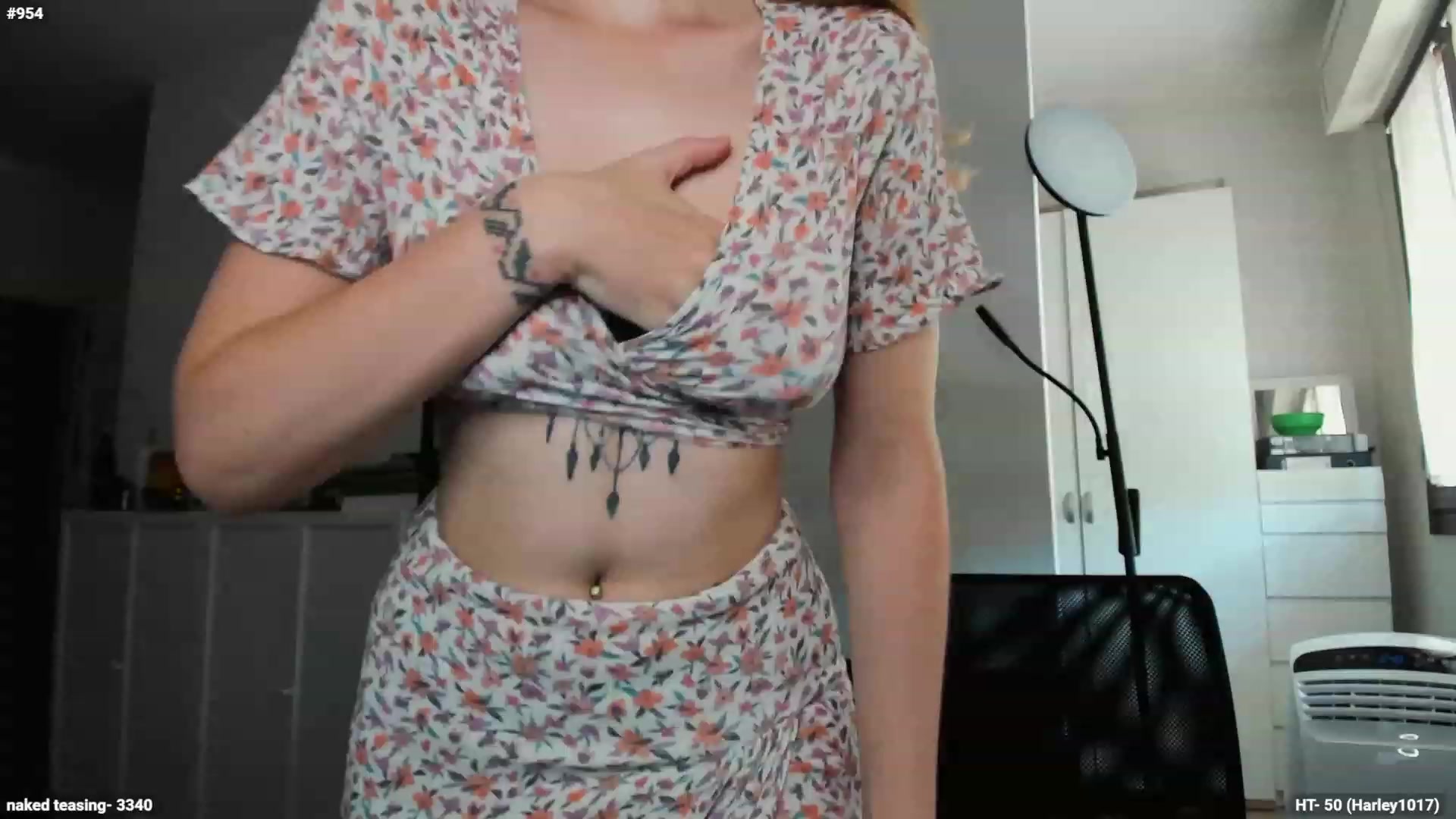 Gallery image thumbnail from Personage's myfreecams stream on, 09/11/2023, 12:29 image 6 of 20