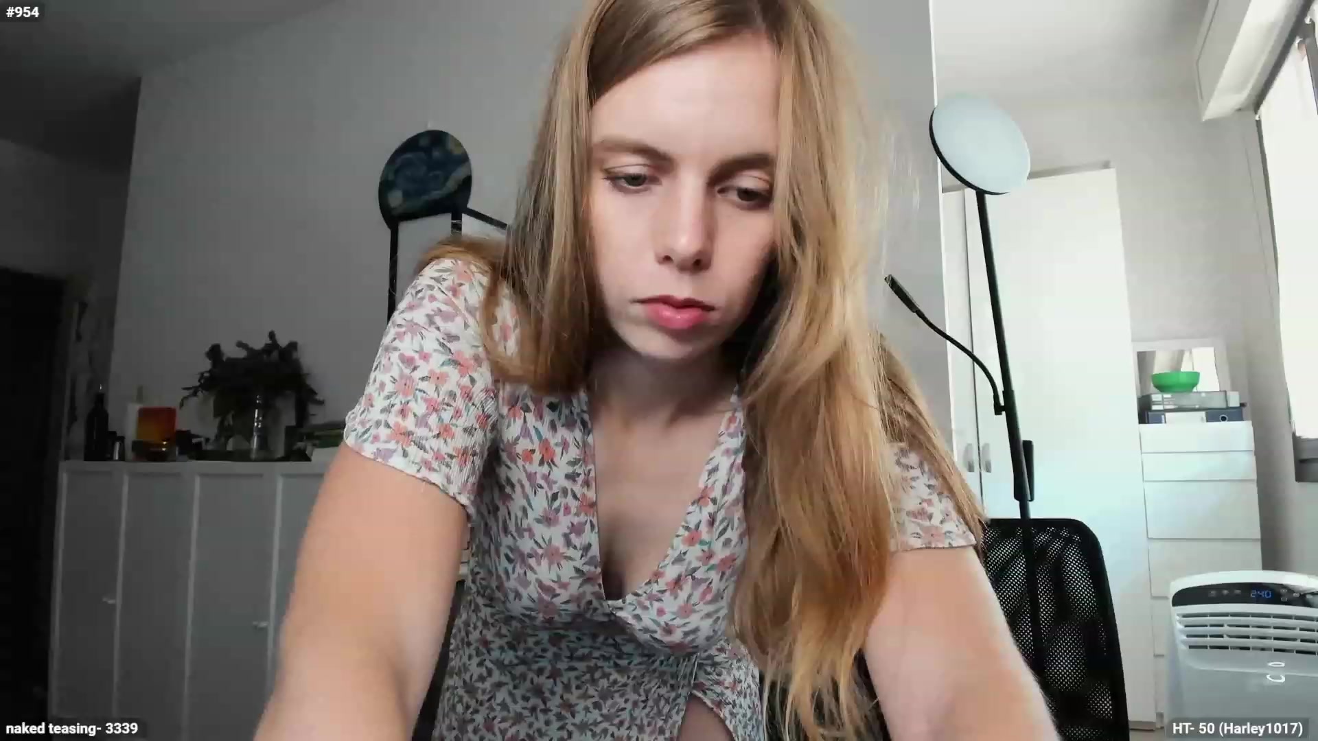 Gallery image thumbnail from Personage's myfreecams stream on, 09/11/2023, 12:29 image 7 of 20