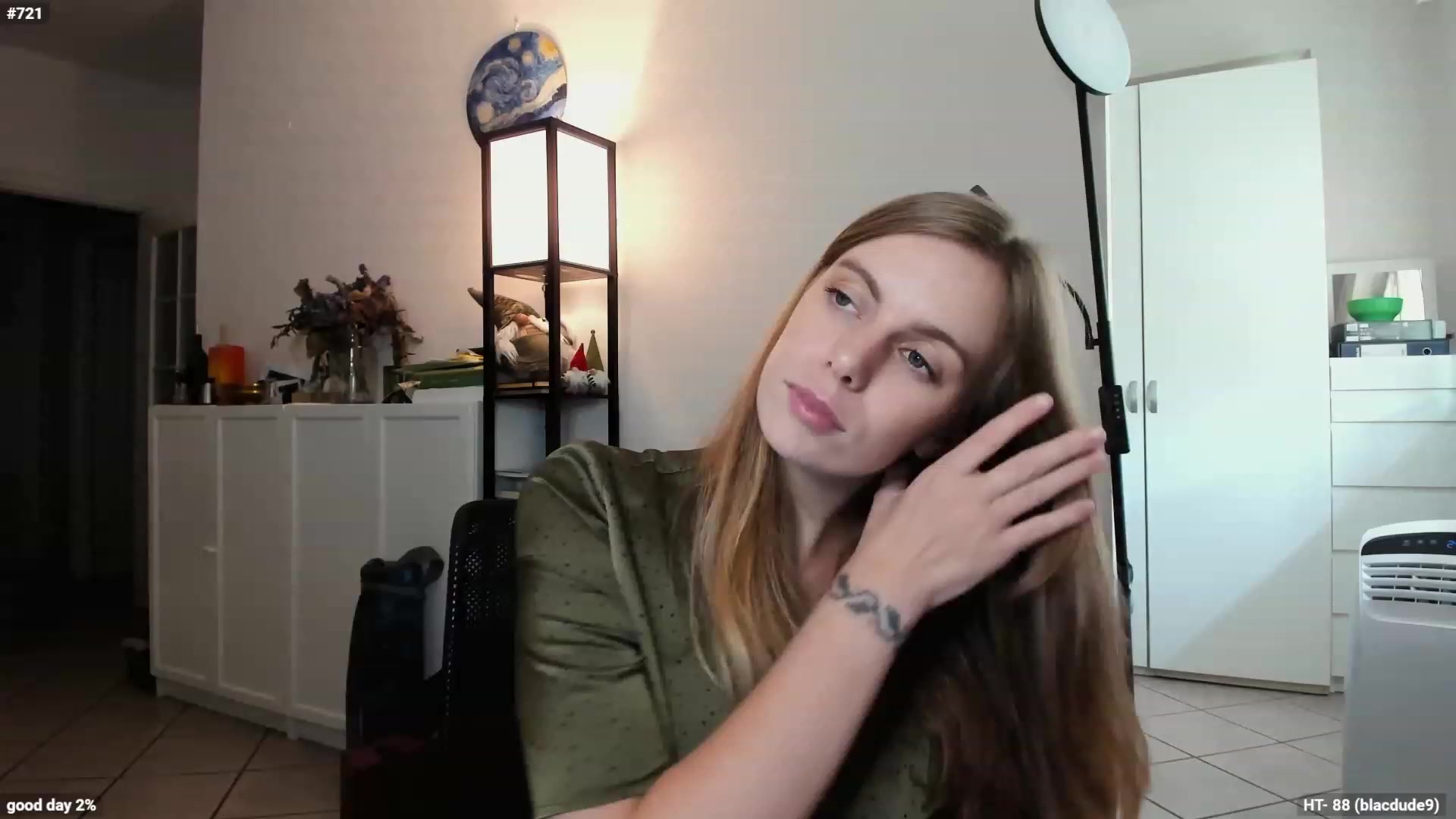 Gallery image thumbnail from Personage's myfreecams stream on, 09/13/2023, 13:20 image 6 of 20