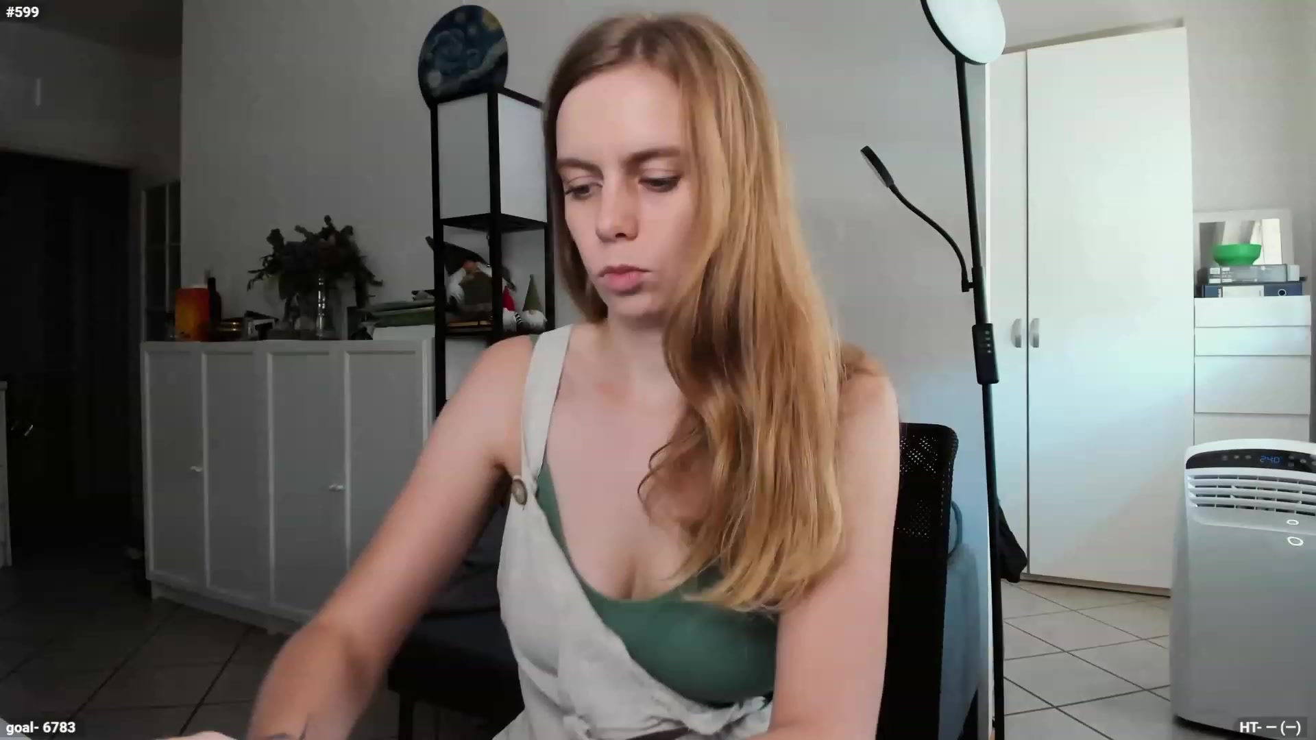 Gallery image thumbnail from Personage's myfreecams stream on, 09/15/2023, 12:37 image 3 of 20