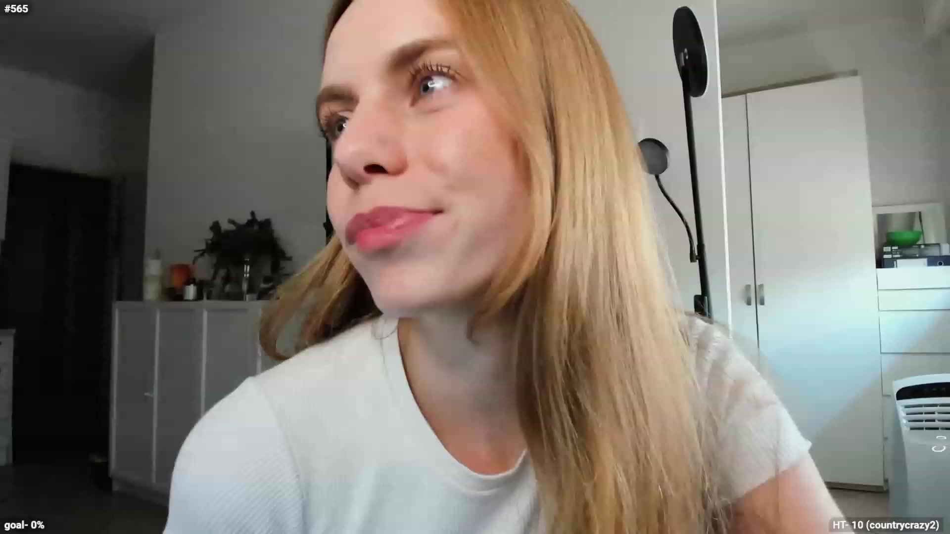 Gallery image thumbnail from Personage's myfreecams stream on, 09/19/2023, 13:16 image 10 of 20