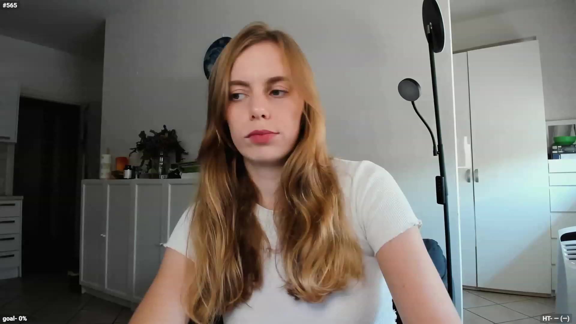 Gallery image thumbnail from Personage's myfreecams stream on, 09/19/2023, 13:16 image 3 of 20