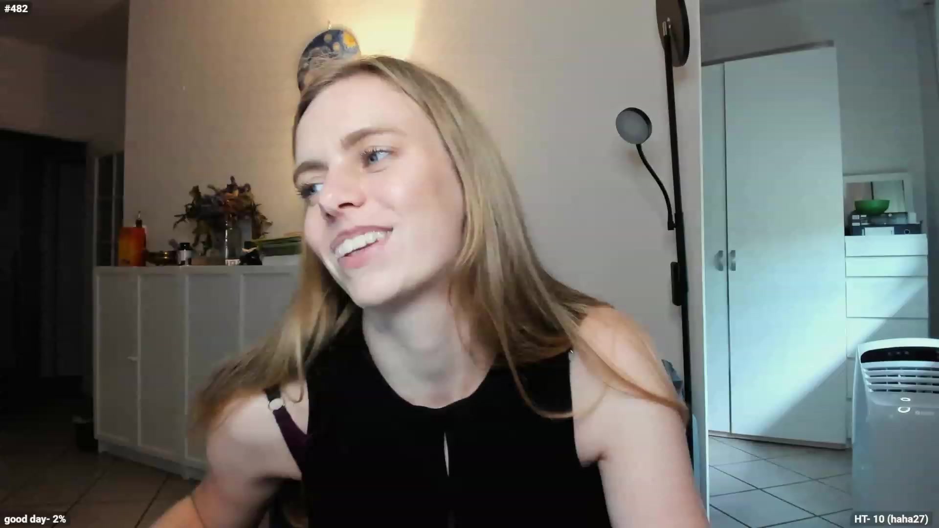 Gallery image thumbnail from Personage's myfreecams stream on, 09/20/2023, 13:43 image 17 of 20