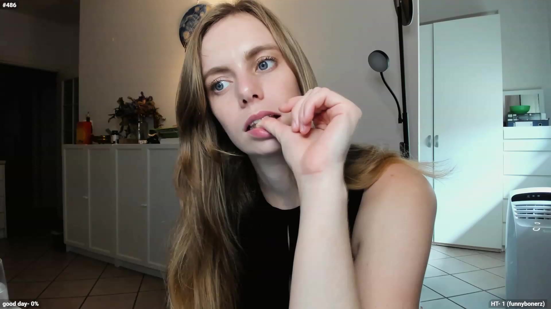 Gallery image thumbnail from Personage's myfreecams stream on, 09/20/2023, 13:43 image 4 of 20