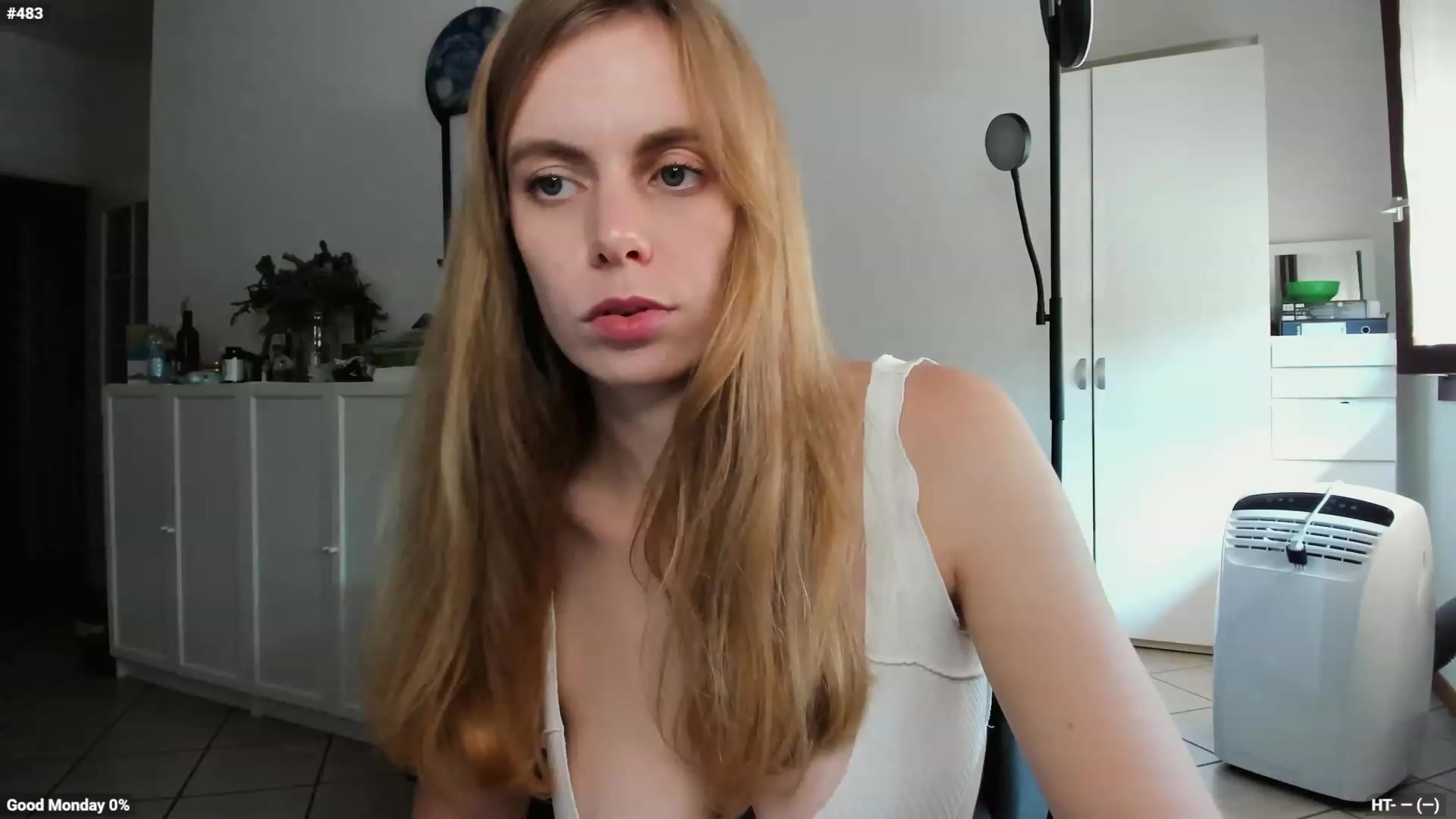 Gallery image thumbnail from Personage's myfreecams stream on, 09/25/2023, 15:10 image 1 of 20