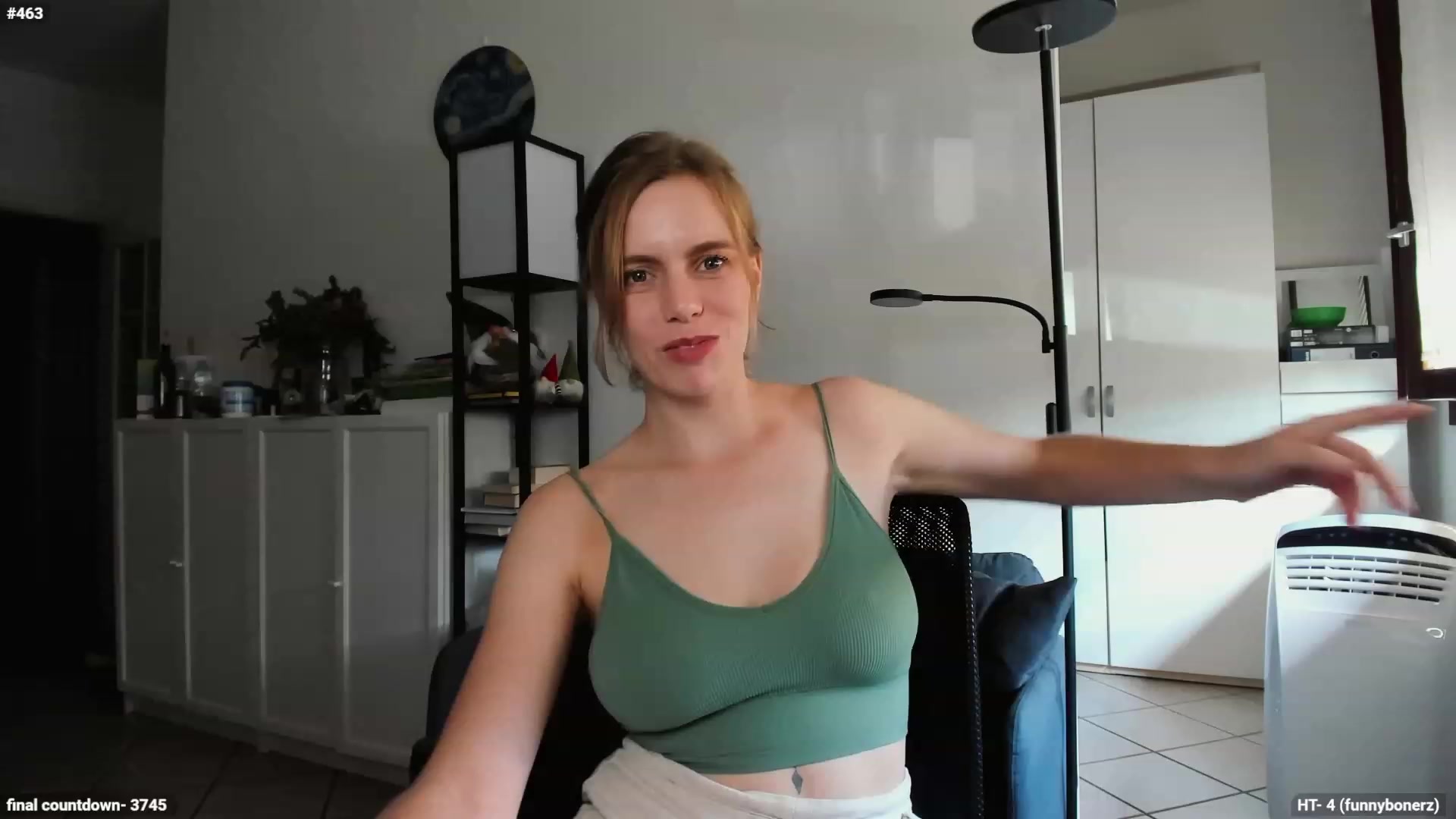 Gallery image thumbnail from Personage's myfreecams stream on, 09/28/2023, 12:30 image 10 of 20