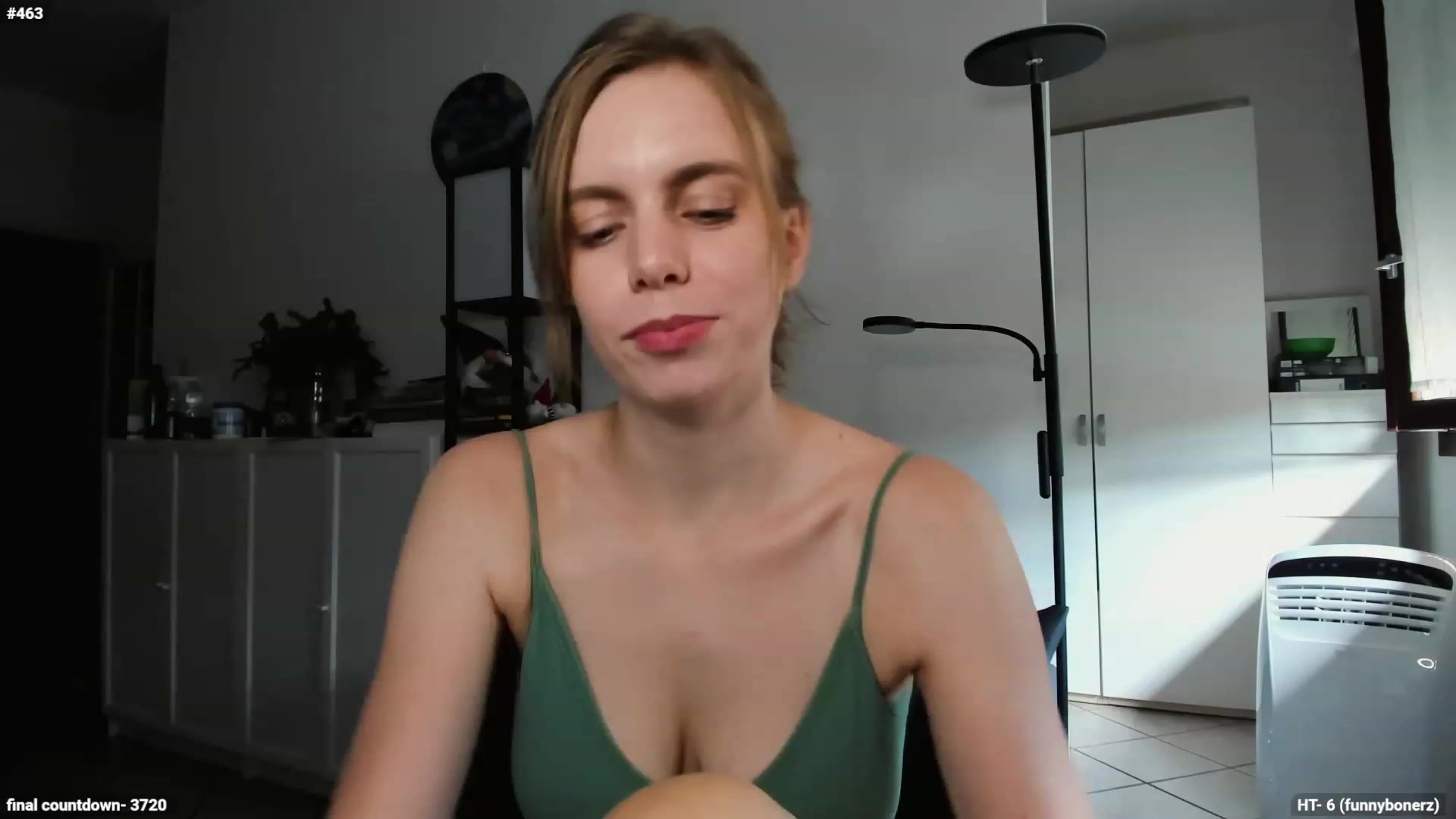 Gallery image thumbnail from Personage's myfreecams stream on, 09/28/2023, 12:30 image 16 of 20
