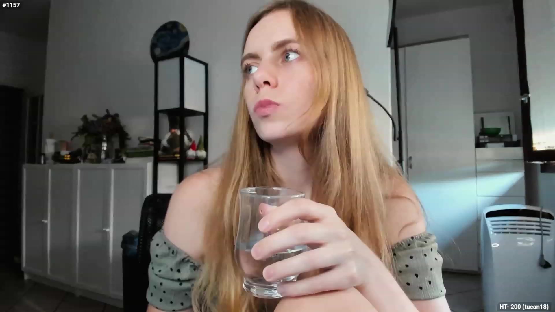 Gallery image thumbnail from Personage's myfreecams stream on, 10/04/2023, 15:08 image 18 of 20