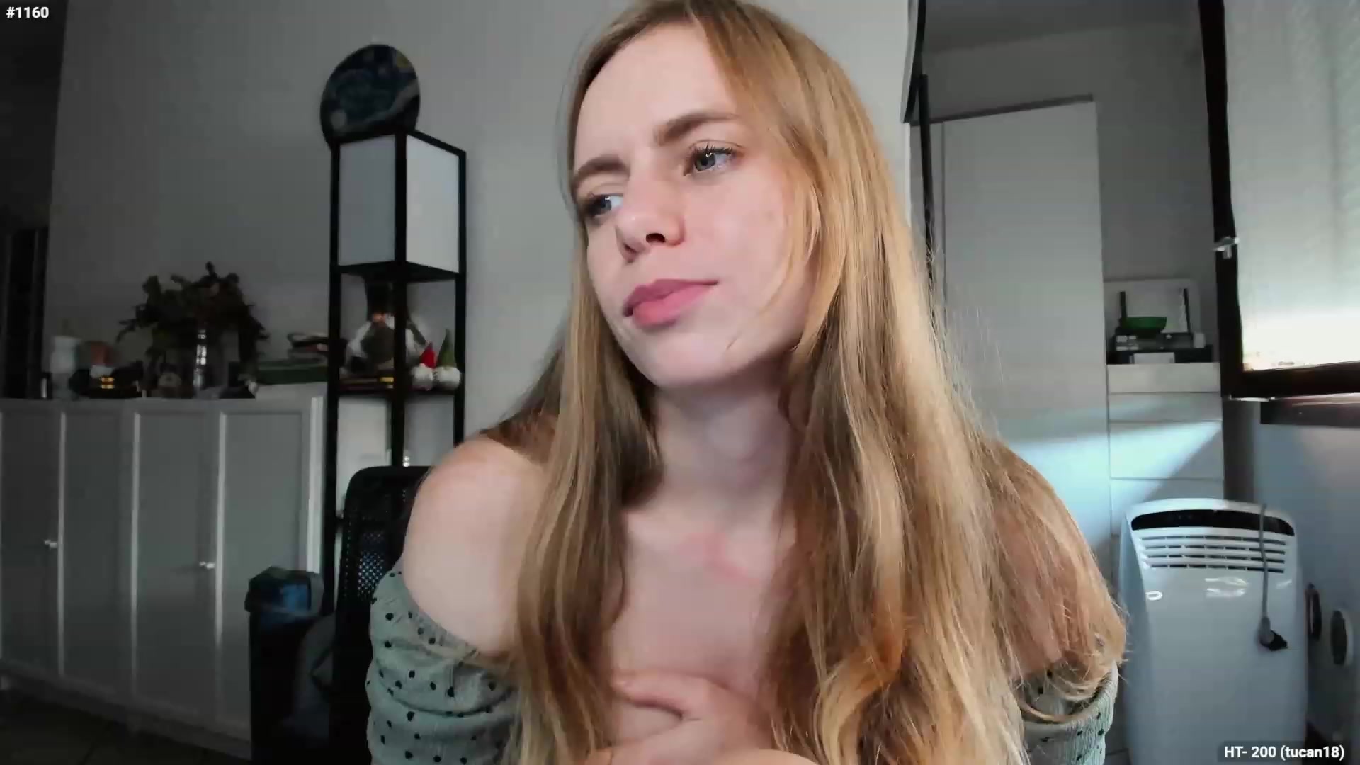 Gallery image thumbnail from Personage's myfreecams stream on, 10/04/2023, 15:08 image 10 of 20