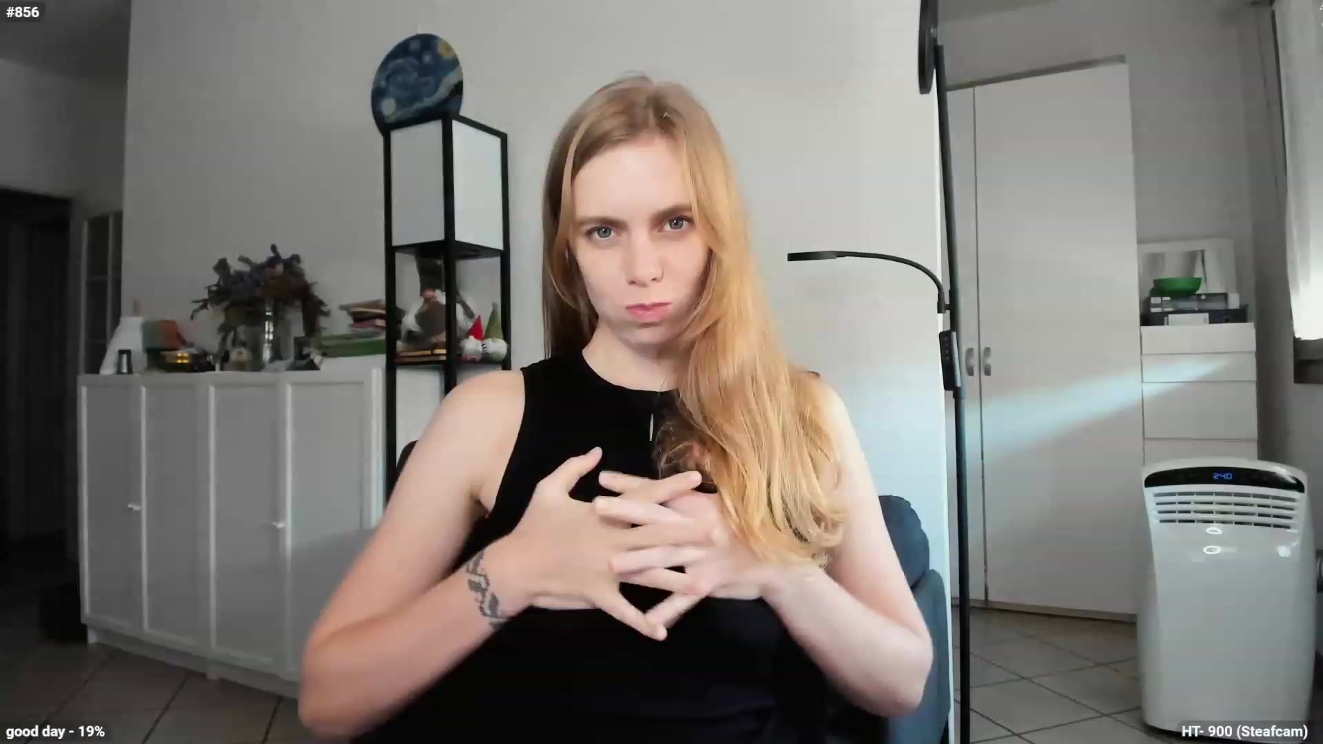 Gallery image thumbnail from Personage's myfreecams stream on, 10/05/2023, 13:28 image 4 of 20