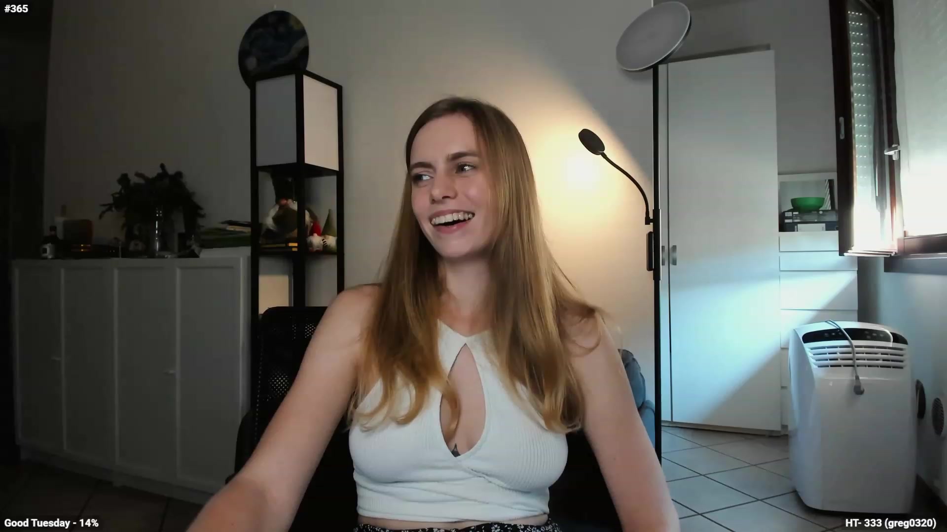 Gallery image thumbnail from Personage's myfreecams stream on, 10/10/2023, 14:12 image 19 of 20