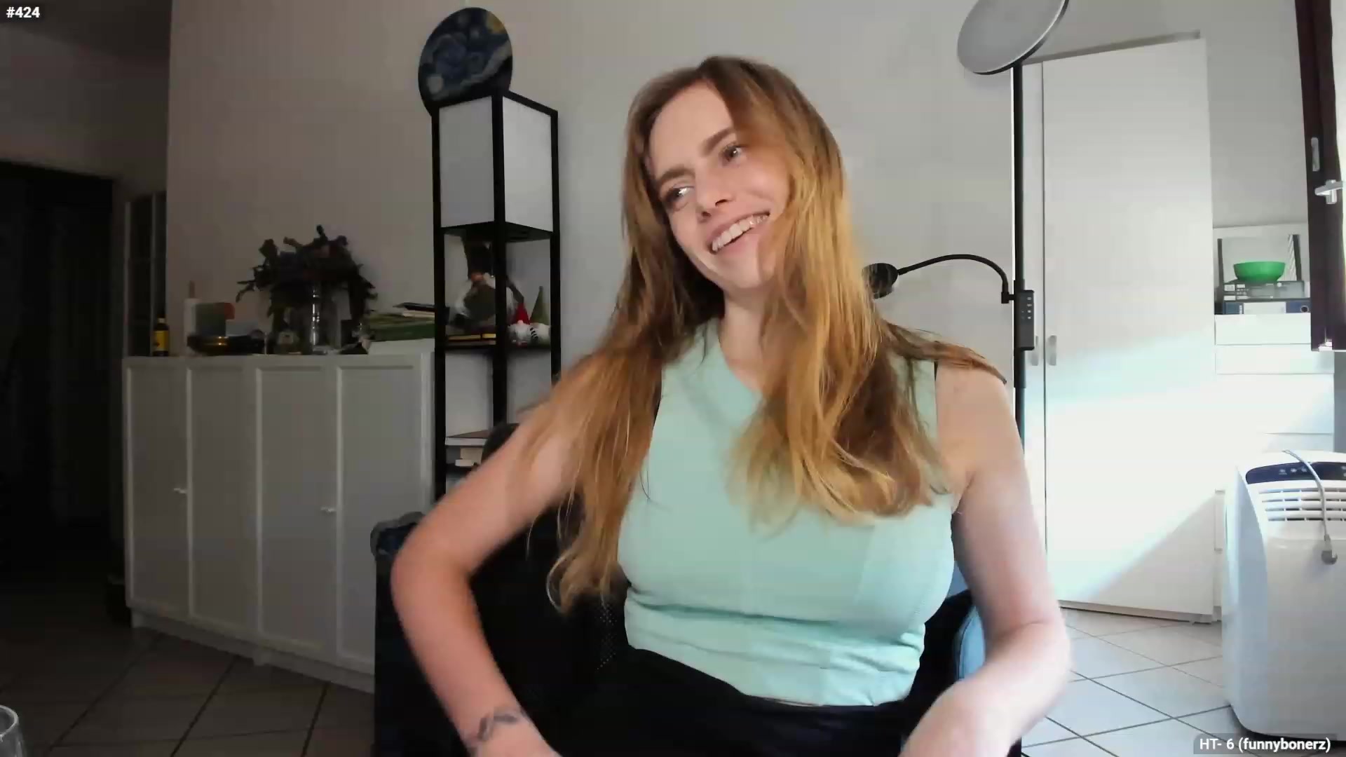 Gallery image thumbnail from Personage's myfreecams stream on, 10/12/2023, 11:57 image 14 of 20