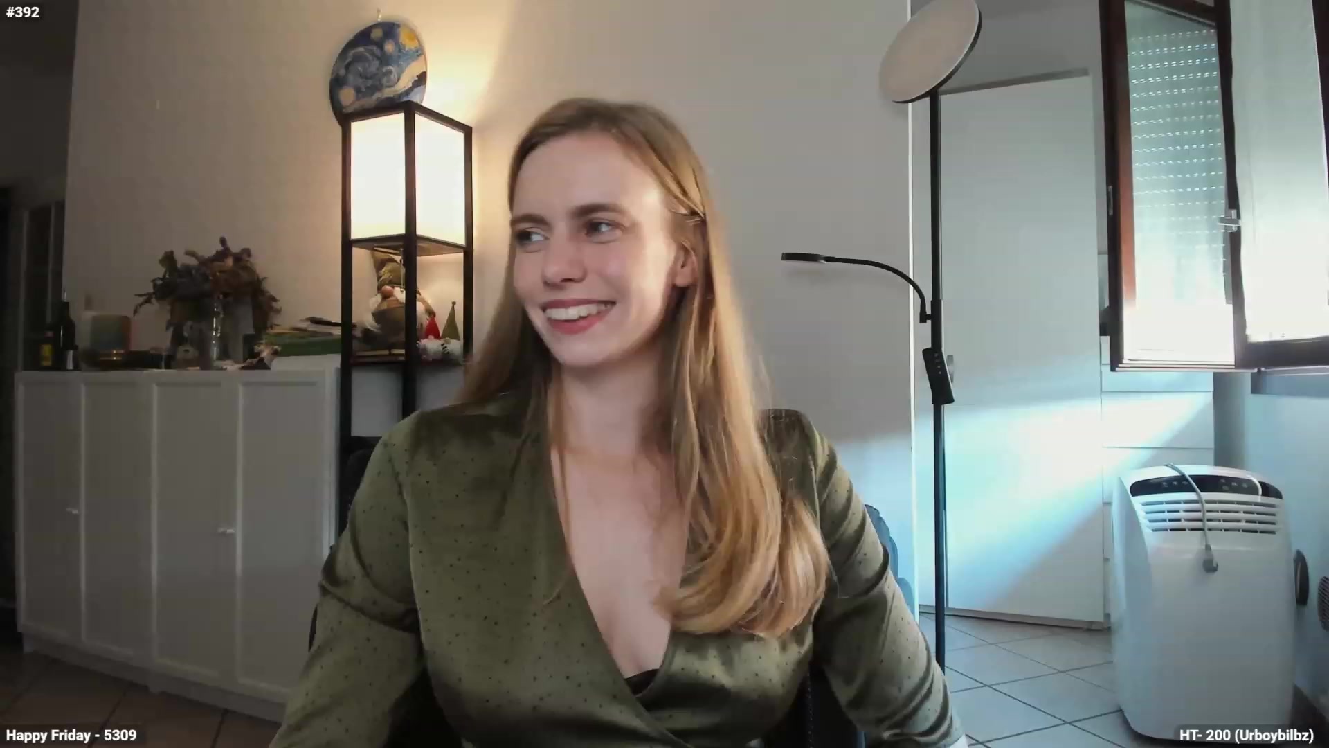 Gallery image thumbnail from Personage's myfreecams stream on, 10/13/2023, 14:31 image 9 of 20