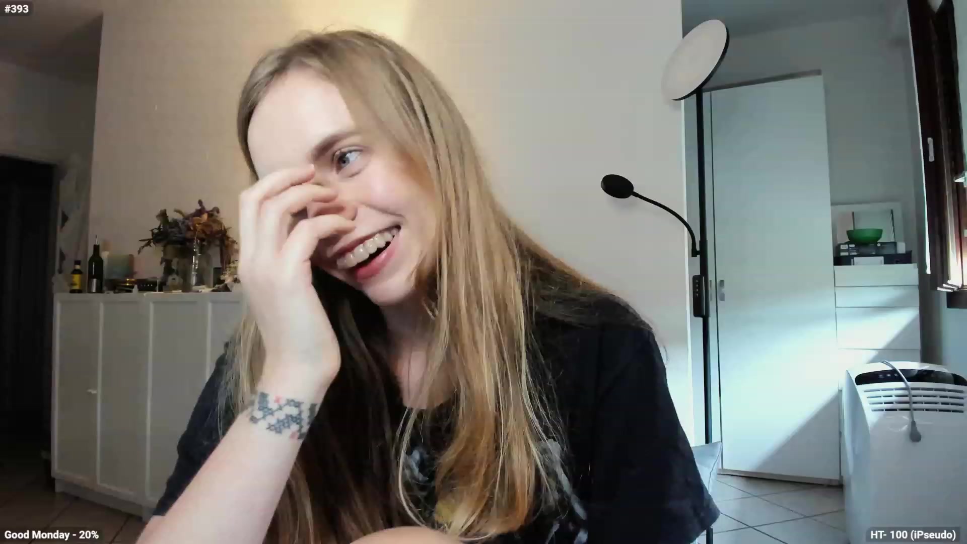 Gallery image thumbnail from Personage's myfreecams stream on, 10/16/2023, 14:13 image 3 of 20