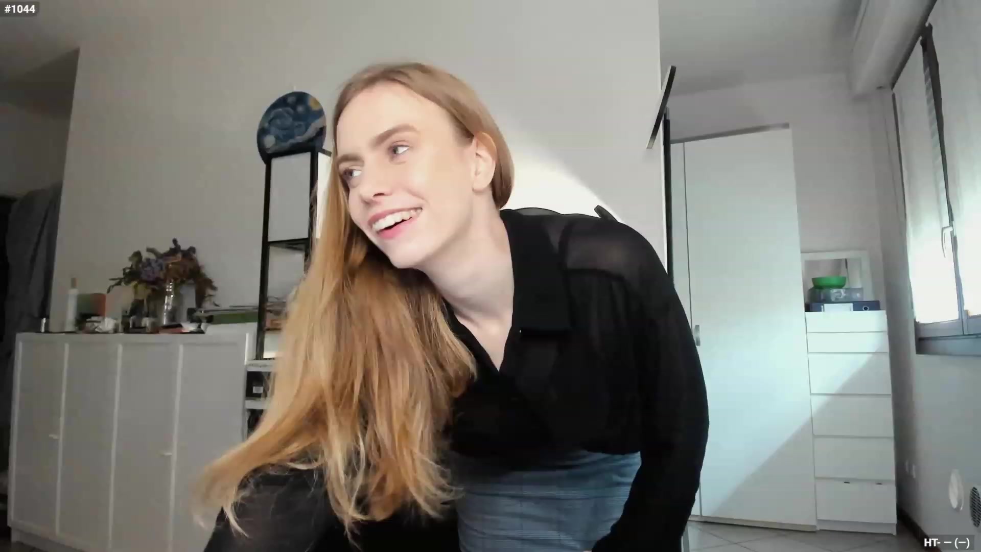 Gallery image thumbnail from Personage's myfreecams stream on, 11/21/2023, 13:02 image 17 of 20