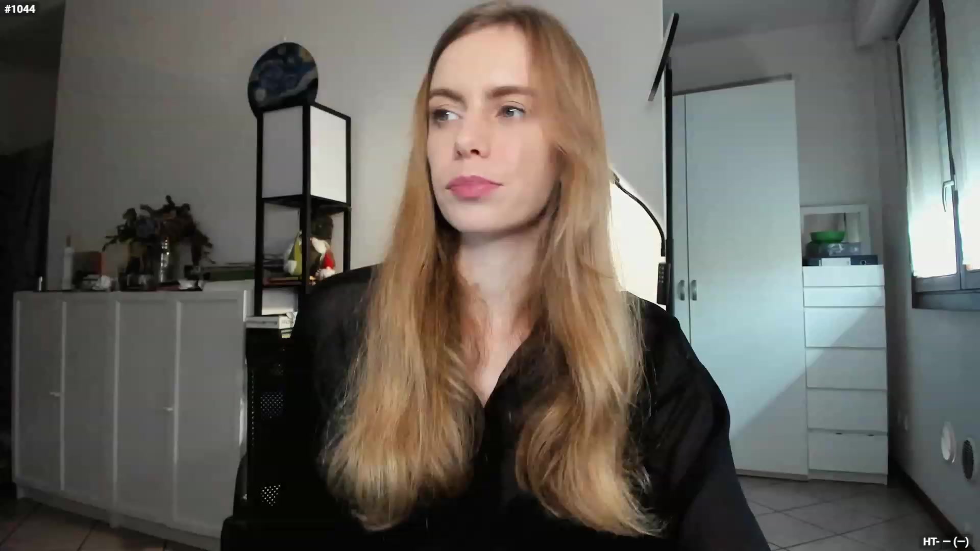 Gallery image thumbnail from Personage's myfreecams stream on, 11/21/2023, 13:02 image 7 of 20
