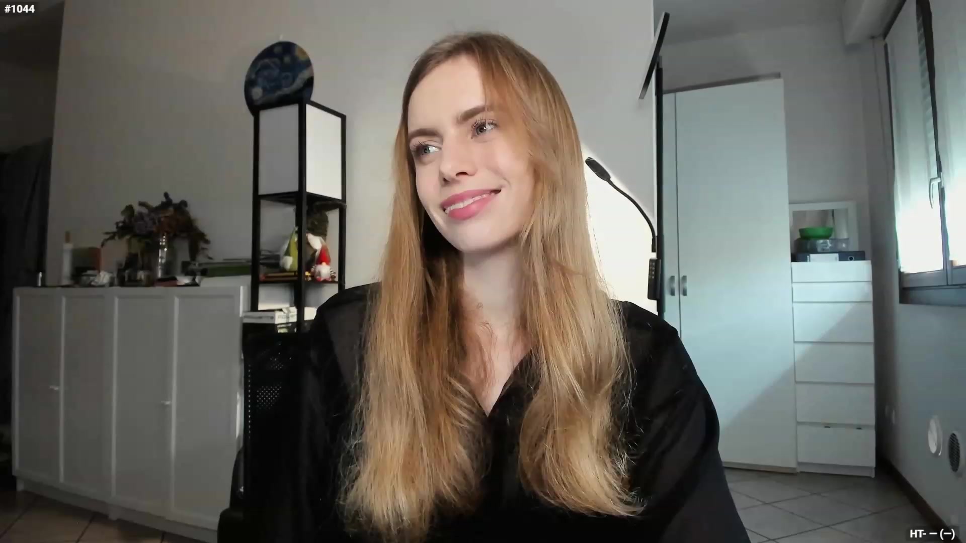 Gallery image thumbnail from Personage's myfreecams stream on, 11/21/2023, 13:02 image 6 of 20