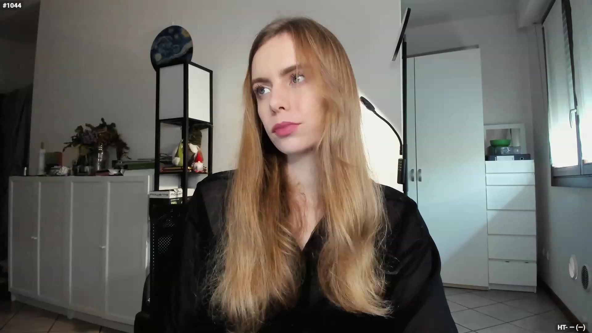 Gallery image thumbnail from Personage's myfreecams stream on, 11/21/2023, 13:02 image 4 of 20