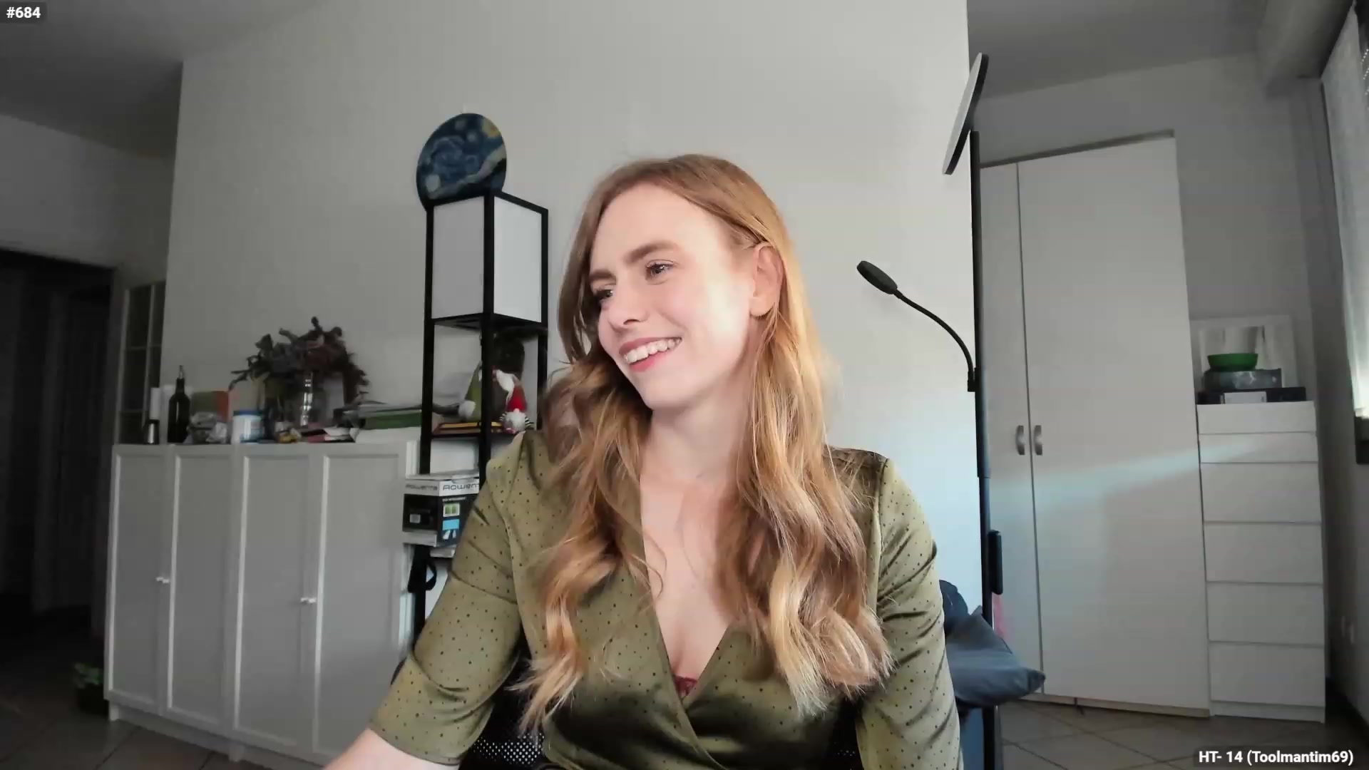 Gallery image thumbnail from Personage's myfreecams stream on, 11/25/2023, 14:17 image 12 of 20